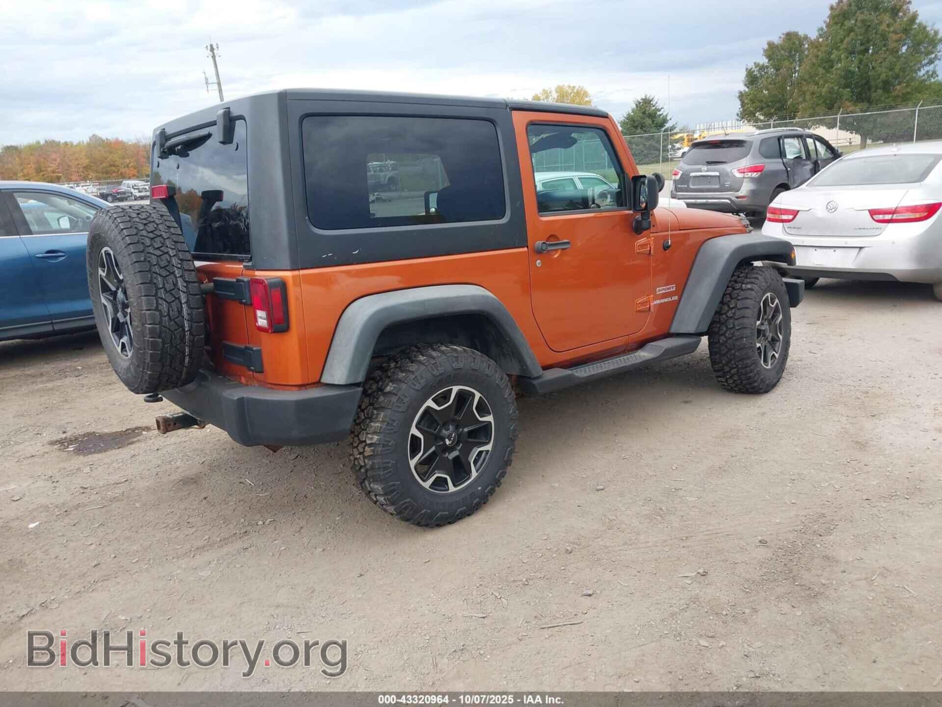 2011 JEEP WRANGLER - VIN: 1J4AA2D16BL612733 - Фото 4