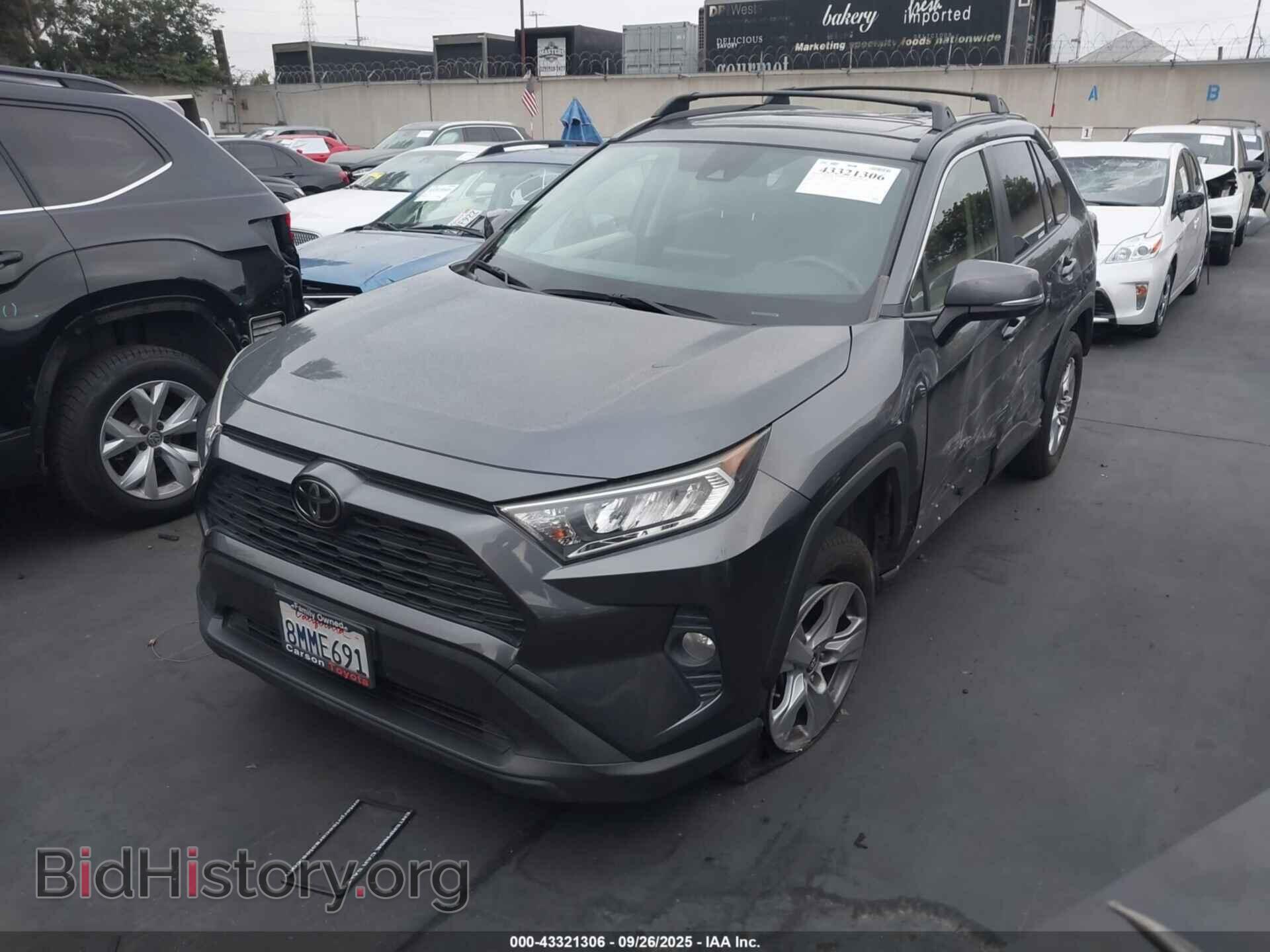 2019 TOYOTA RAV4 - VIN: JTMP1RFV5KD520130 - Фото 2