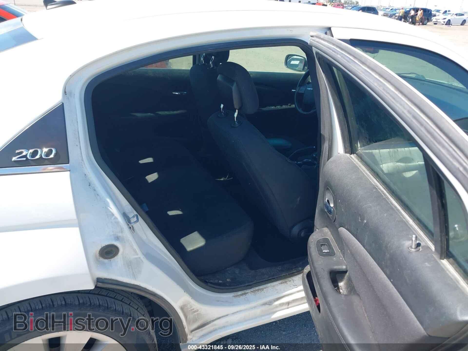 2013 CHRYSLER 200 - VIN: 1C3CCBAG4DN604000 - Фото 8
