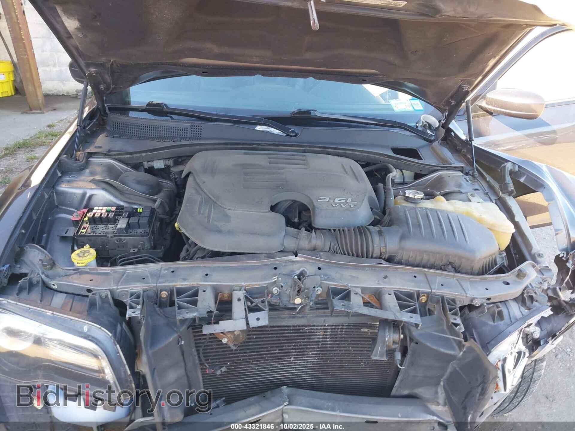 2016 CHRYSLER 300 - VIN: 2C3CCAGG5GH136261 - Фото 10