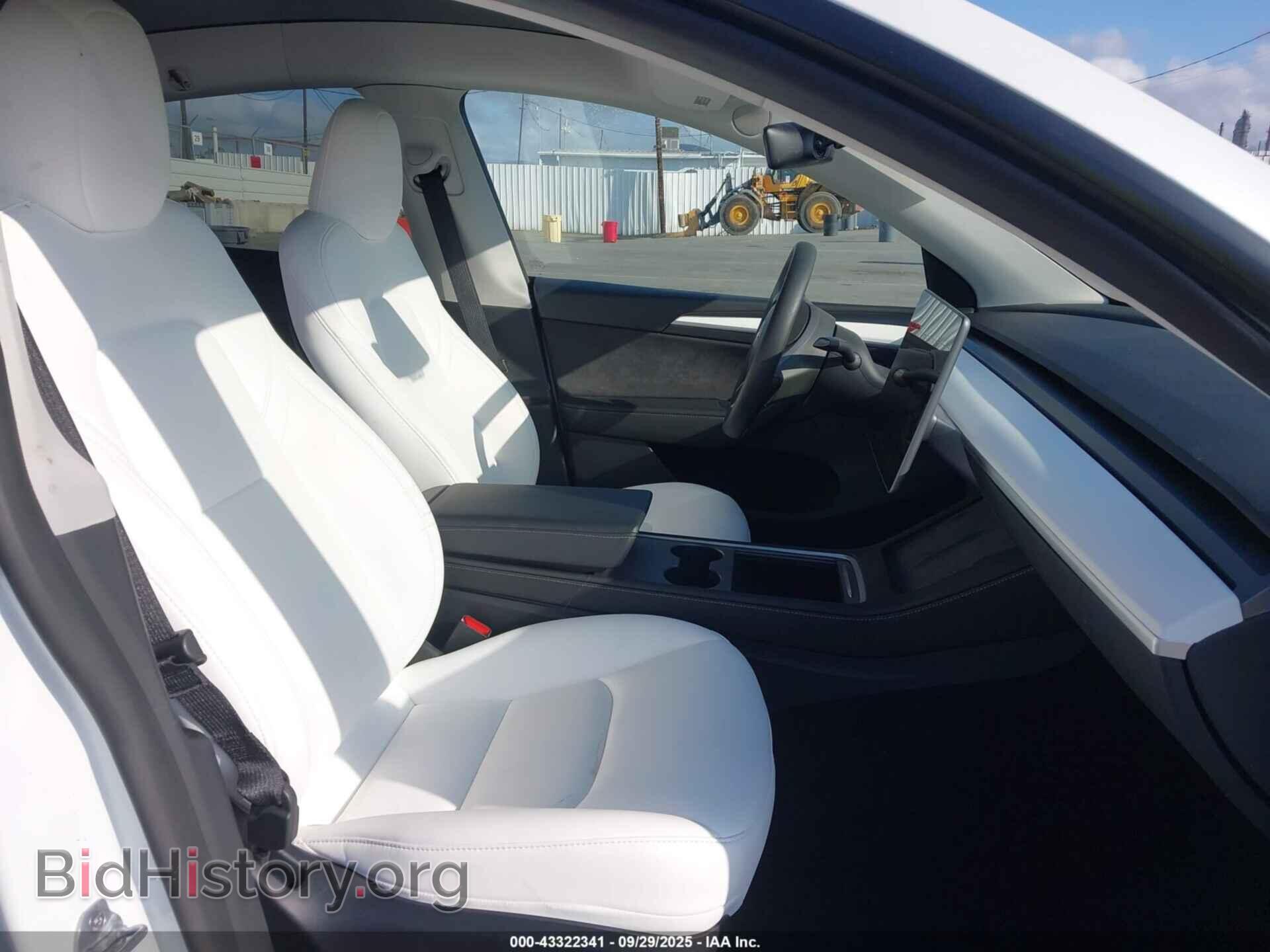 2024 TESLA MODEL Y - VIN: 7SAYGAEE2RF195688 - Фото 5