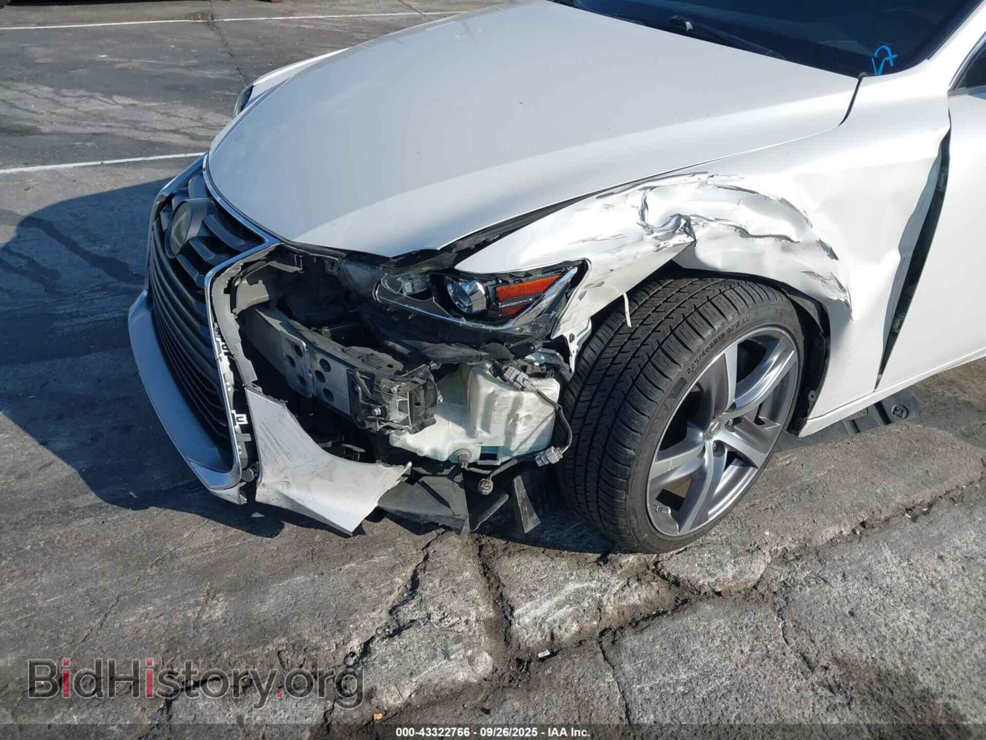 2017 LEXUS IS 200T - VIN: JTHBA1D25H5045455 - Фото 6