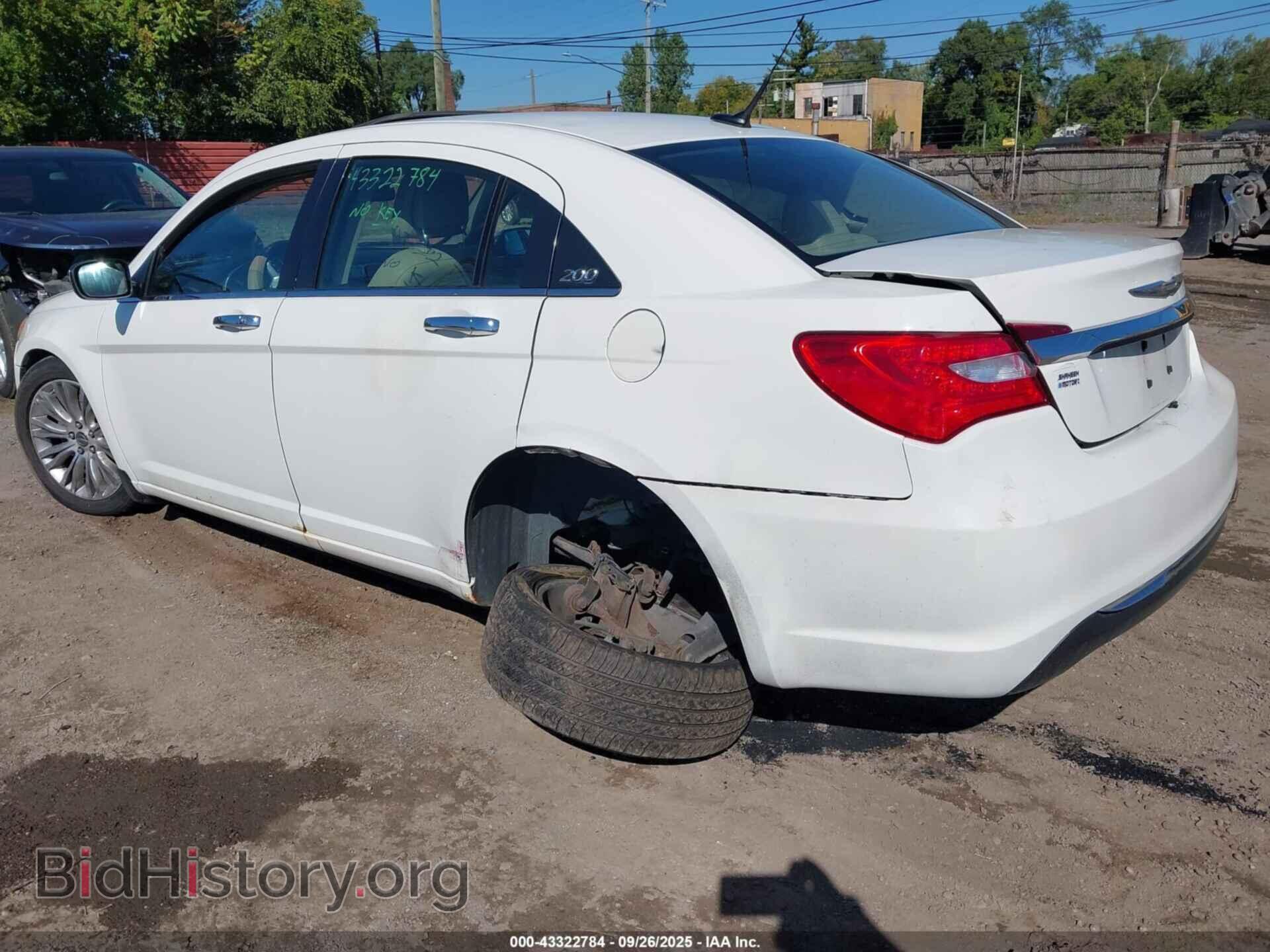 2011 CHRYSLER 200 - VIN: 1C3BC2FG7BN522781 - Фото 3
