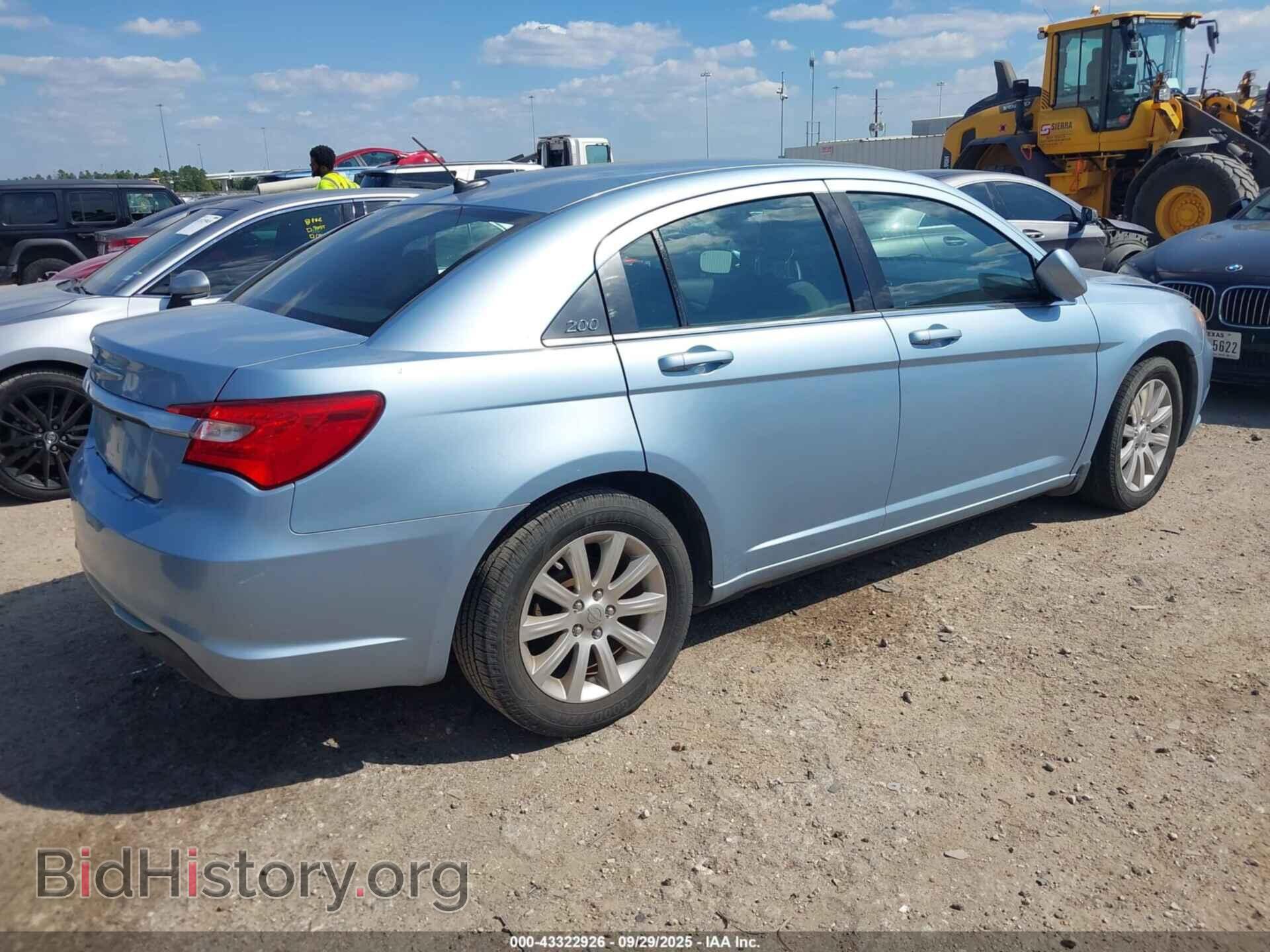 2012 CHRYSLER 200 - VIN: 1C3CCBBB1CN181037 - Фото 4