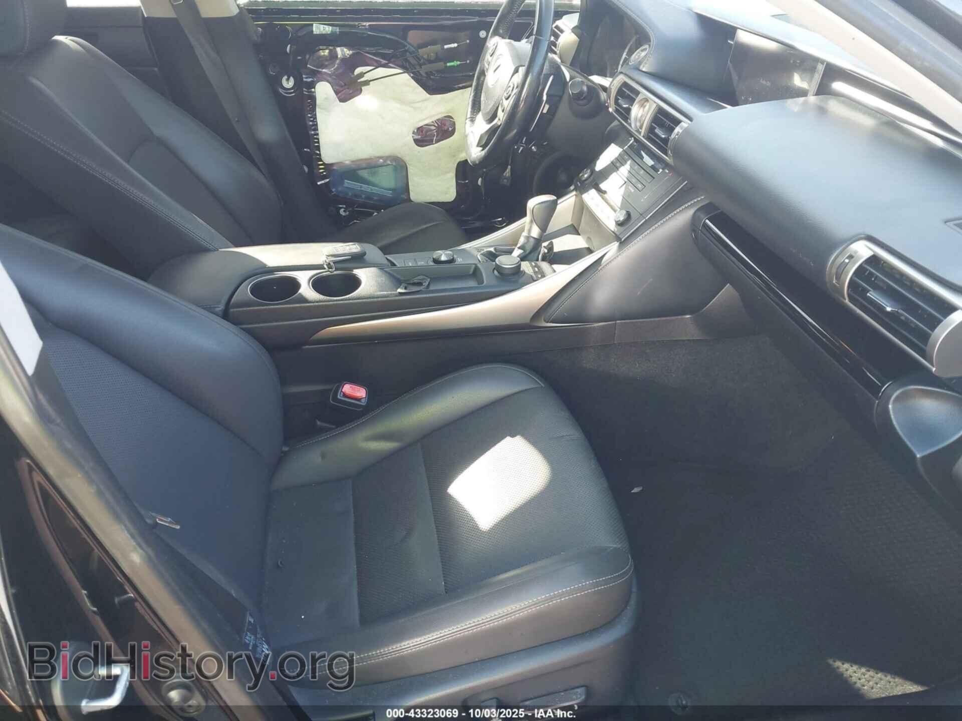 2016 LEXUS IS 200T - VIN: JTHBA1D26G5001379 - Photo 5
