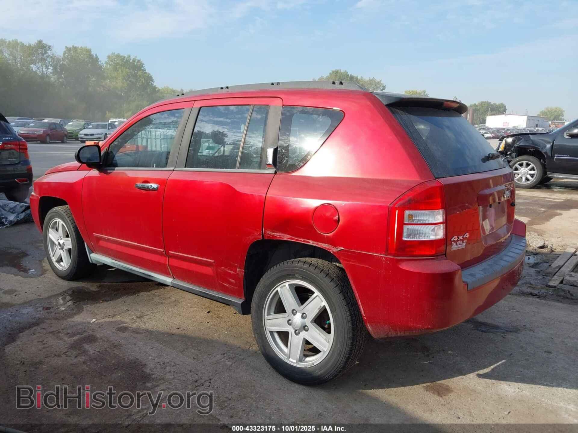 2010 JEEP COMPASS - VIN: 1J4NF4FB2AD570347 - Фото 3