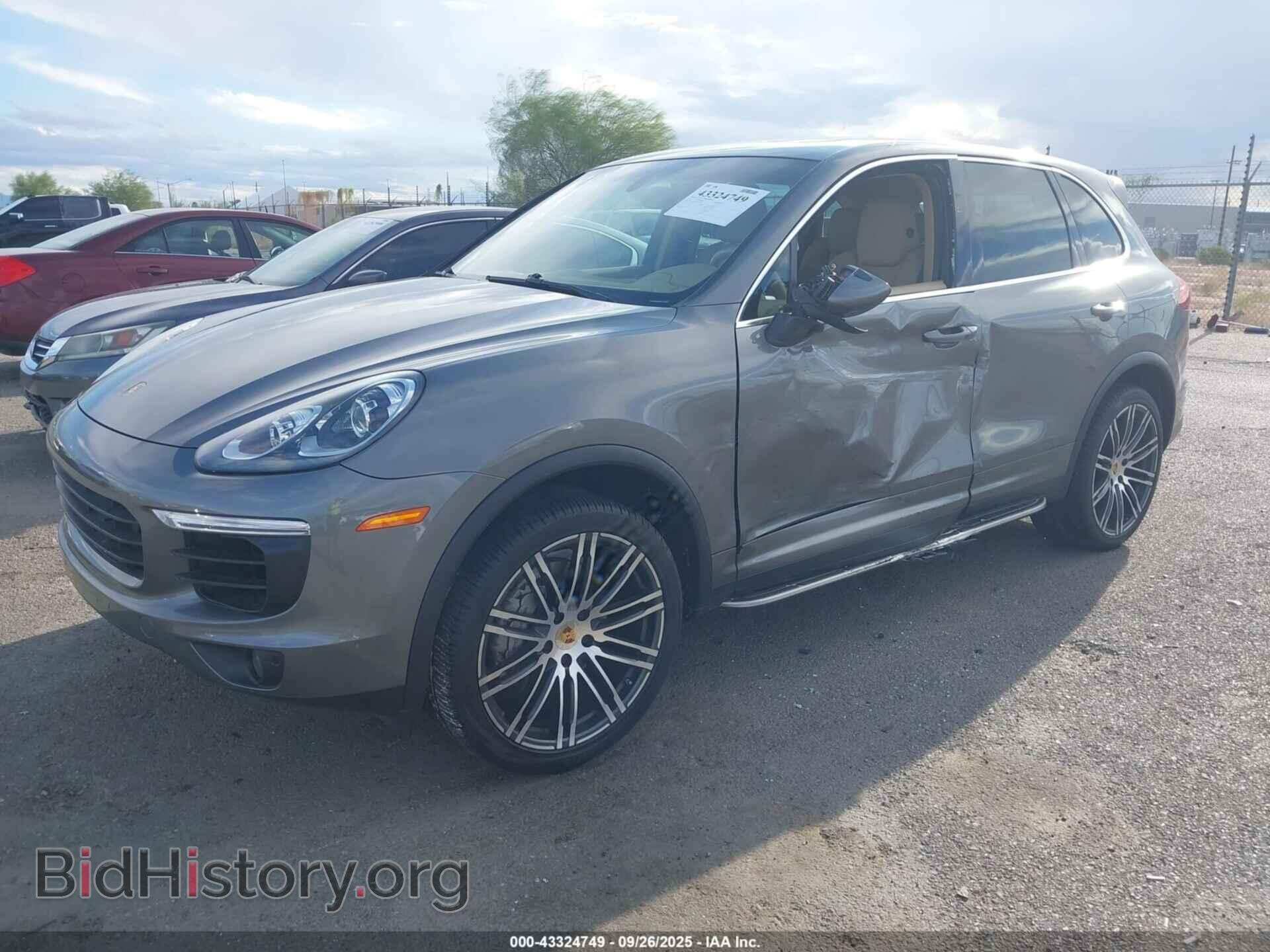 2016 PORSCHE CAYENNE - VIN: WP1AB2A22GLA93637 - Фото 2