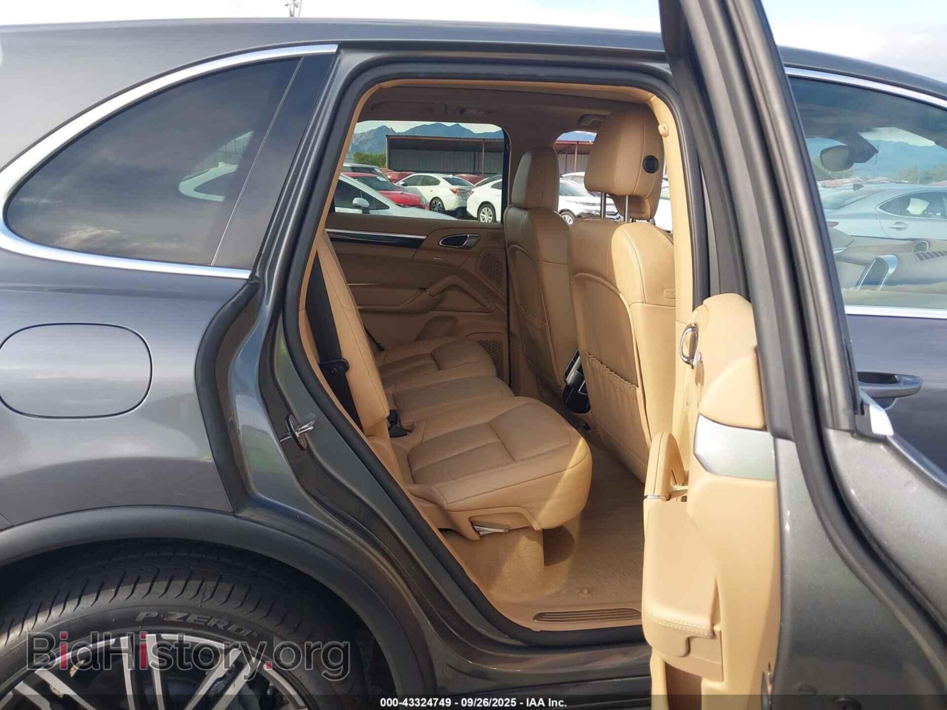 2016 PORSCHE CAYENNE - VIN: WP1AB2A22GLA93637 - Фото 8