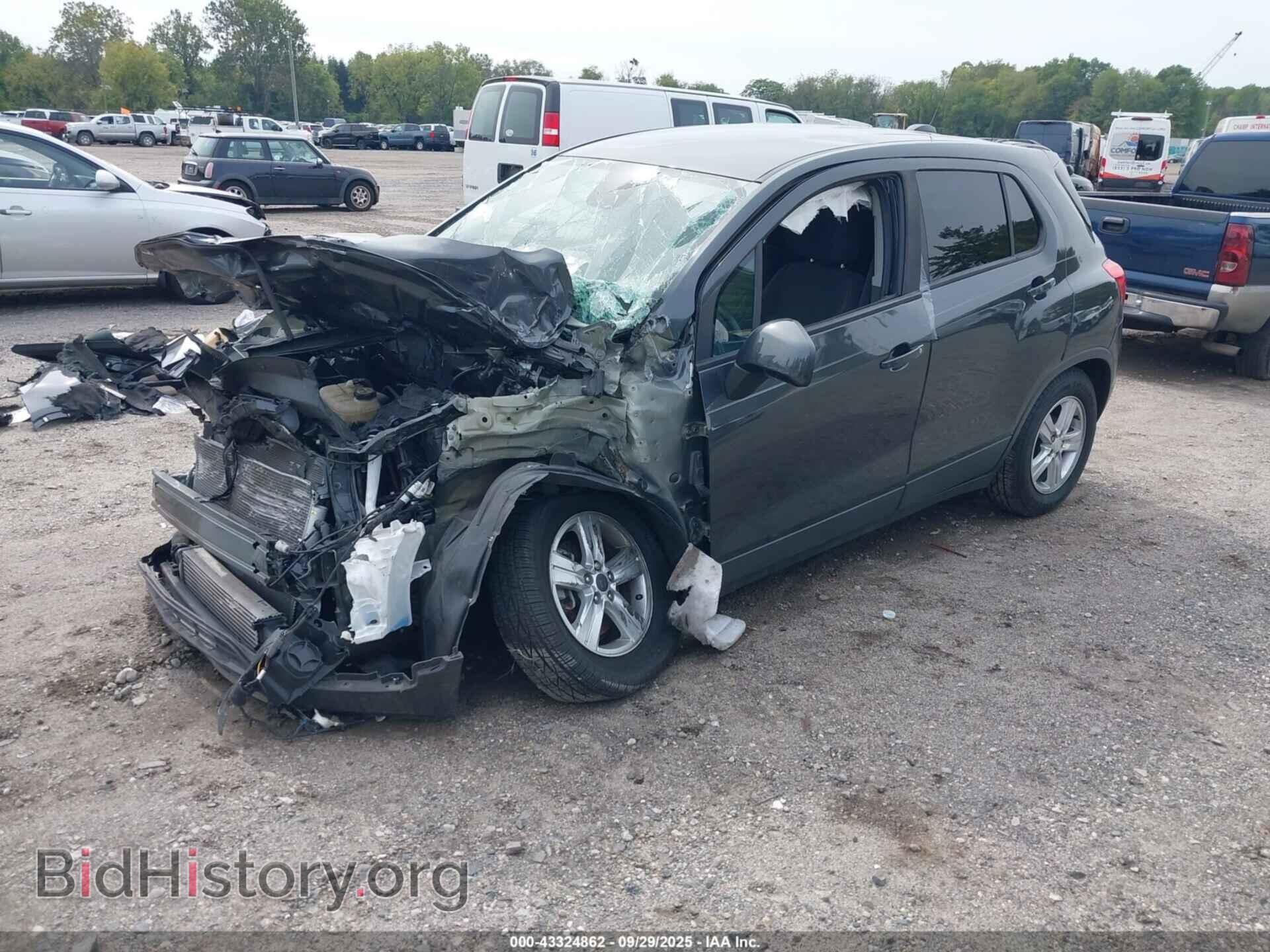 2019 CHEVROLET TRAX - VIN: 3GNCJKSB2KL280912 - Фото 2
