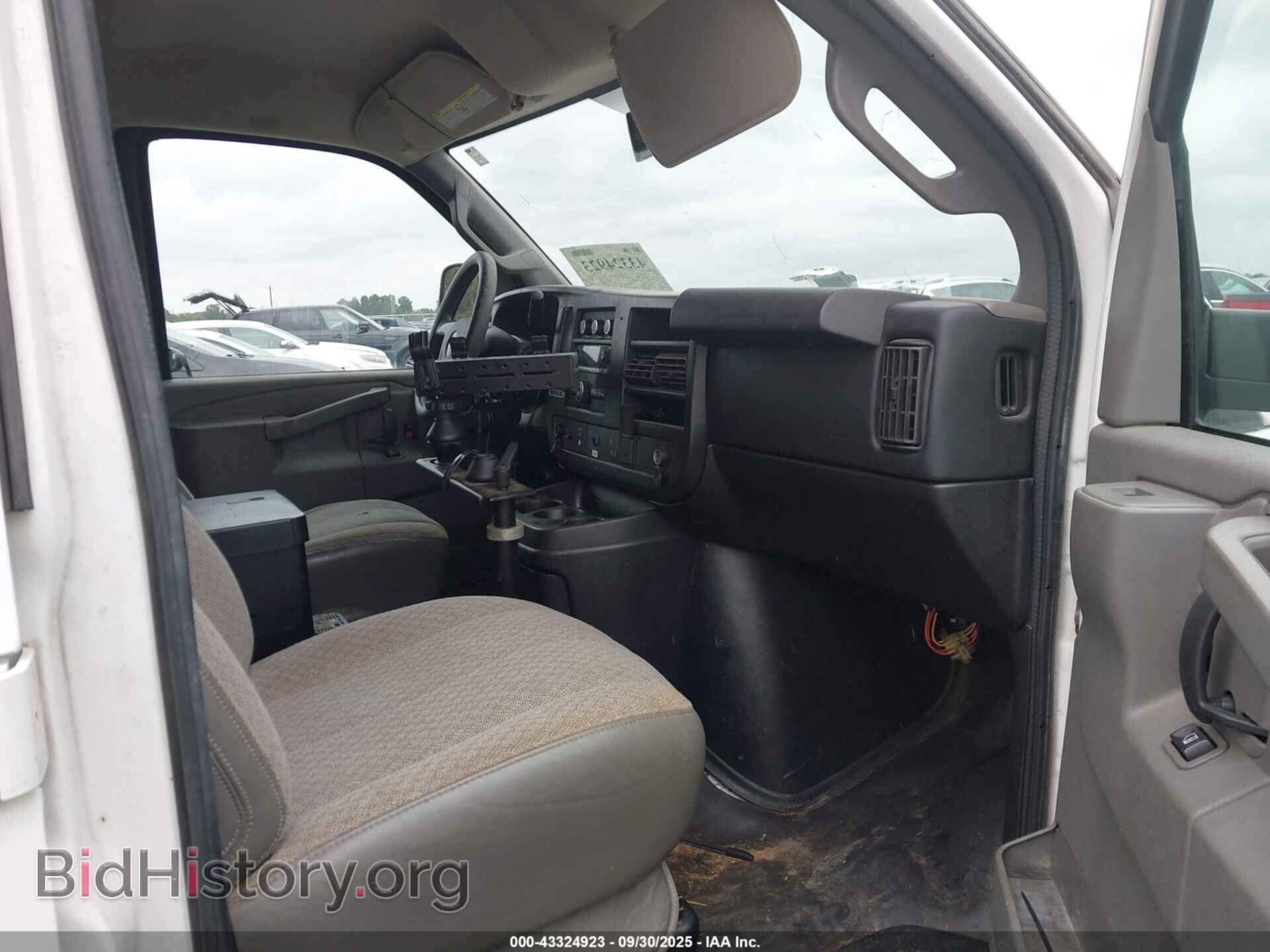 2016 CHEVROLET EXPRESS 2500 - VIN: 1GCWGAFF4G1241541 - Фото 5