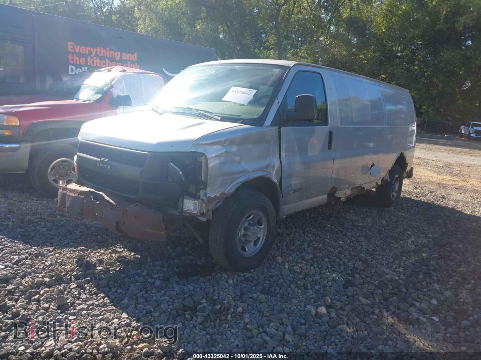 2006 CHEVROLET EXPRESS - VIN: 1GCHG39U261117880 - Фото 2
