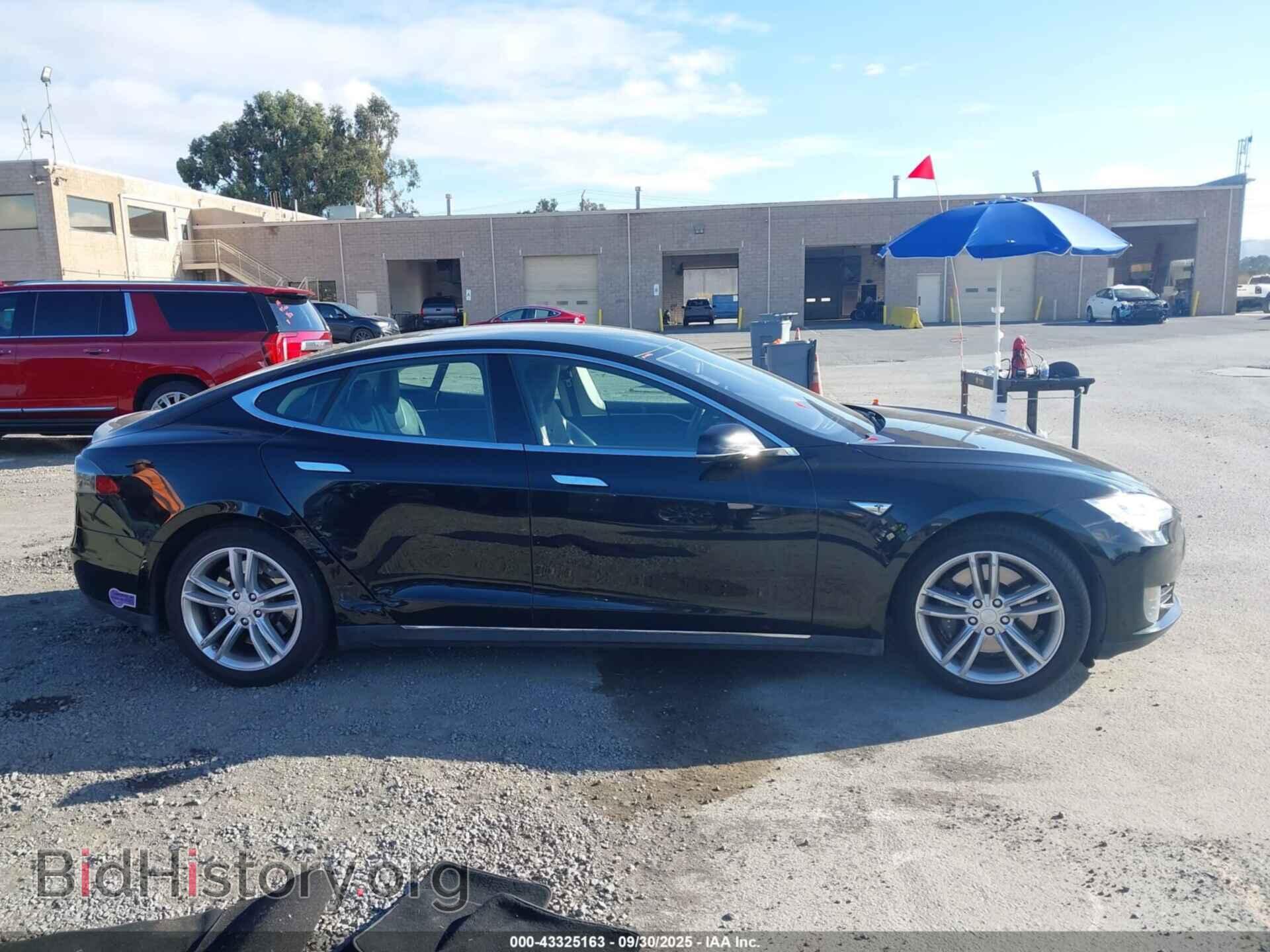 2015 TESLA MODEL S - VIN: 5YJSA1E29FF111842 - Фото 13