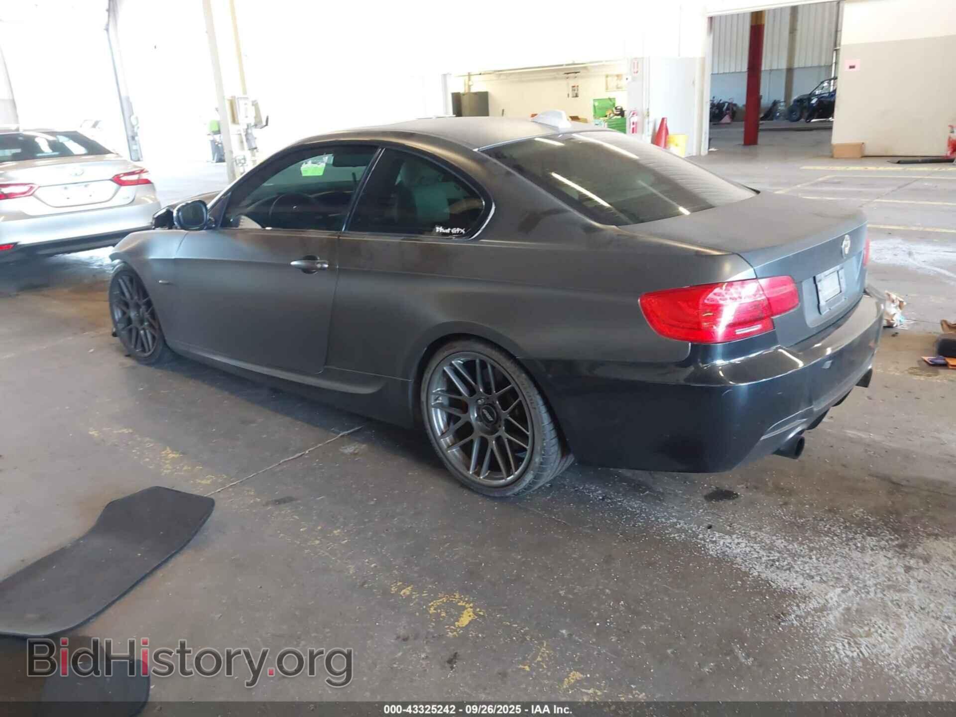 2011 BMW 335IS - VIN: WBAKG1C59BE617613 - Фото 3