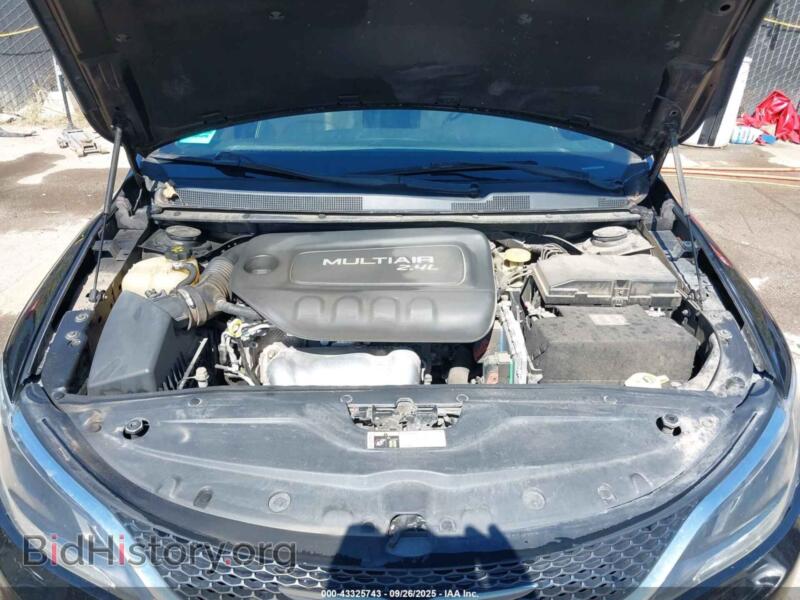 2015 Chrysler 200 (VIN 1C3CCCCB7FN711830) — photo 10 of 17