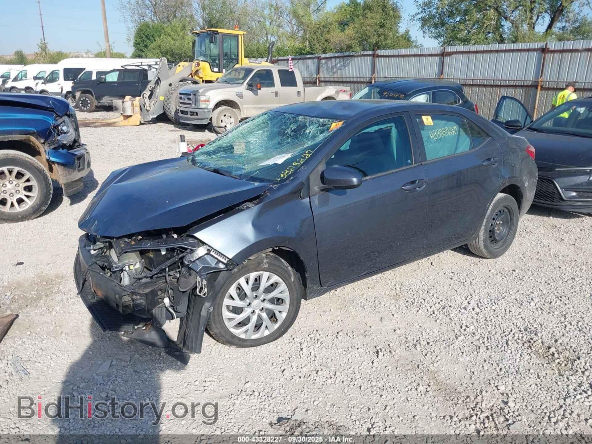 2017 TOYOTA COROLLA - VIN: 2T1BURHE8HC880741 - Фото 2