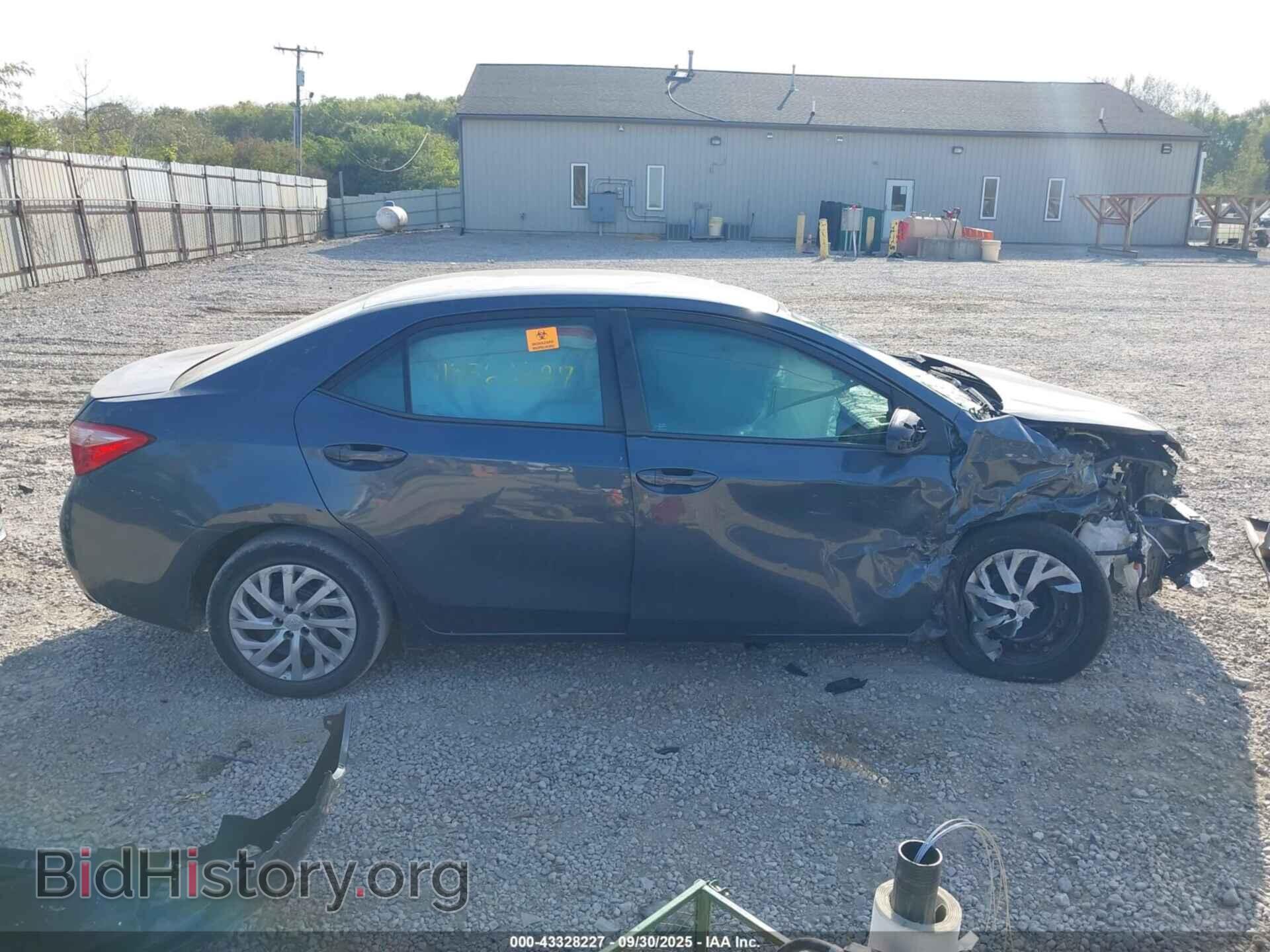 2017 TOYOTA COROLLA - VIN: 2T1BURHE8HC880741 - Фото 13