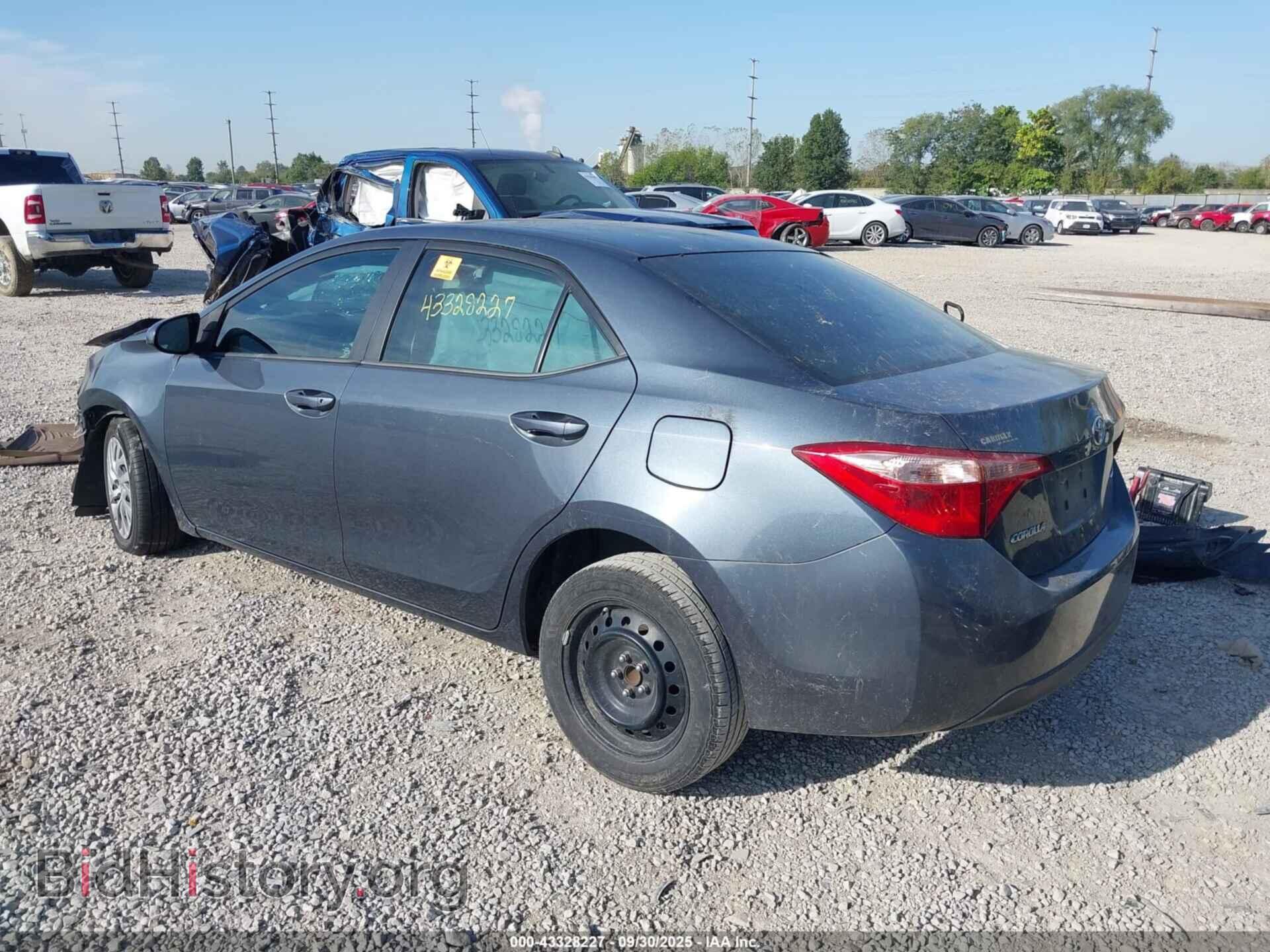 2017 TOYOTA COROLLA - VIN: 2T1BURHE8HC880741 - Фото 3