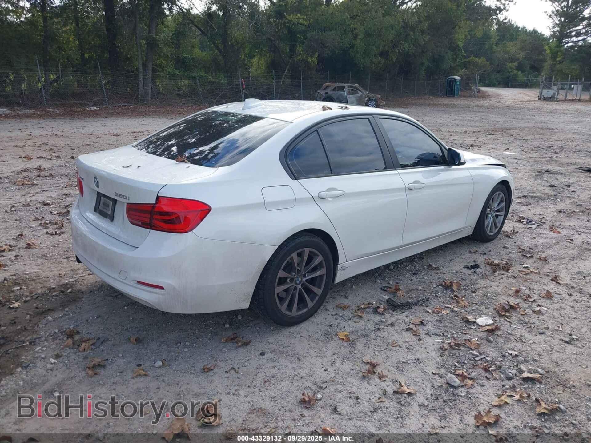 2016 BMW 320I - VIN: WBA8E5G54GNT95023 - Фото 4