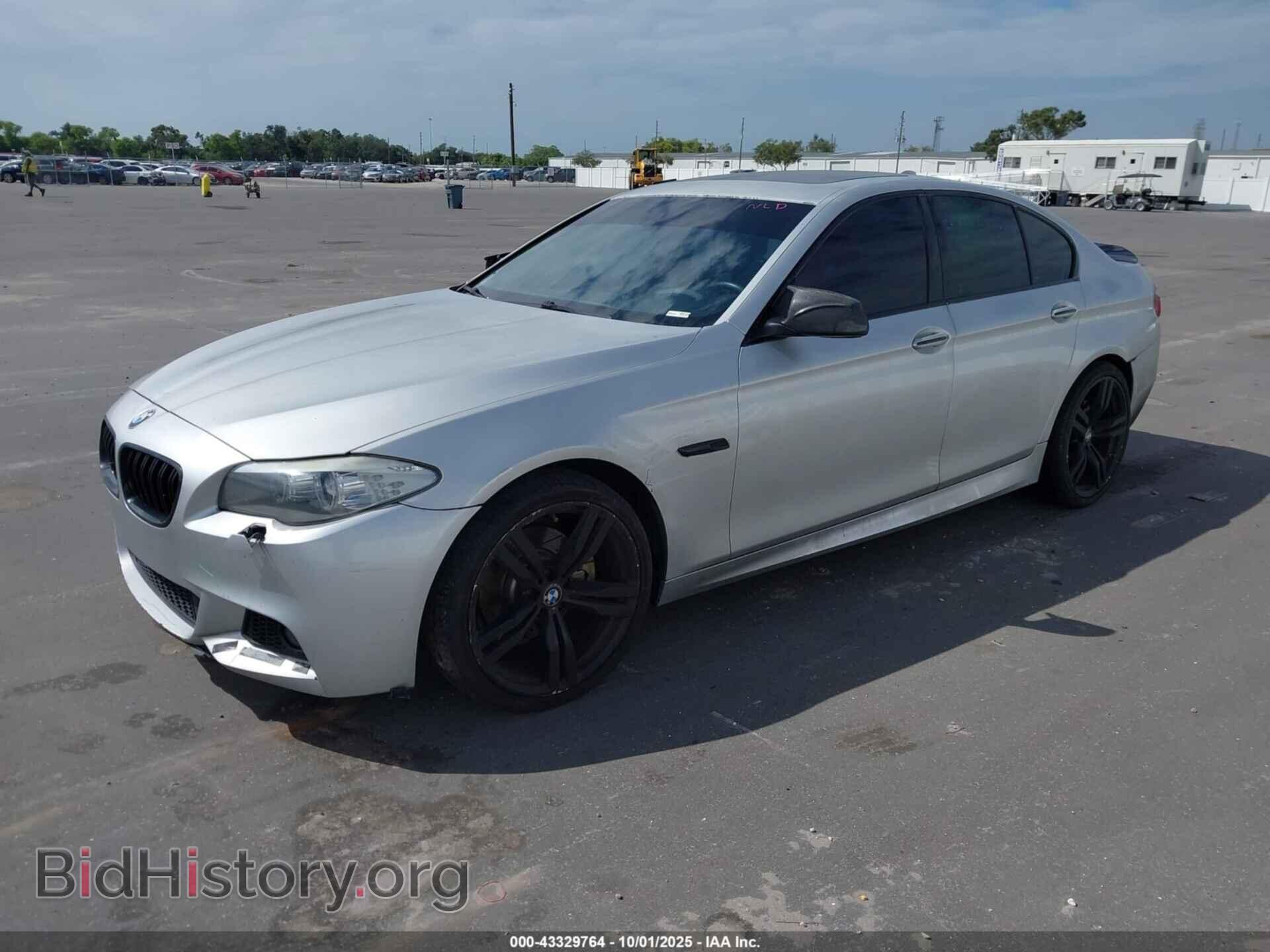 2013 BMW 528I - VIN: WBAXG5C55DDY33030 - Фото 2