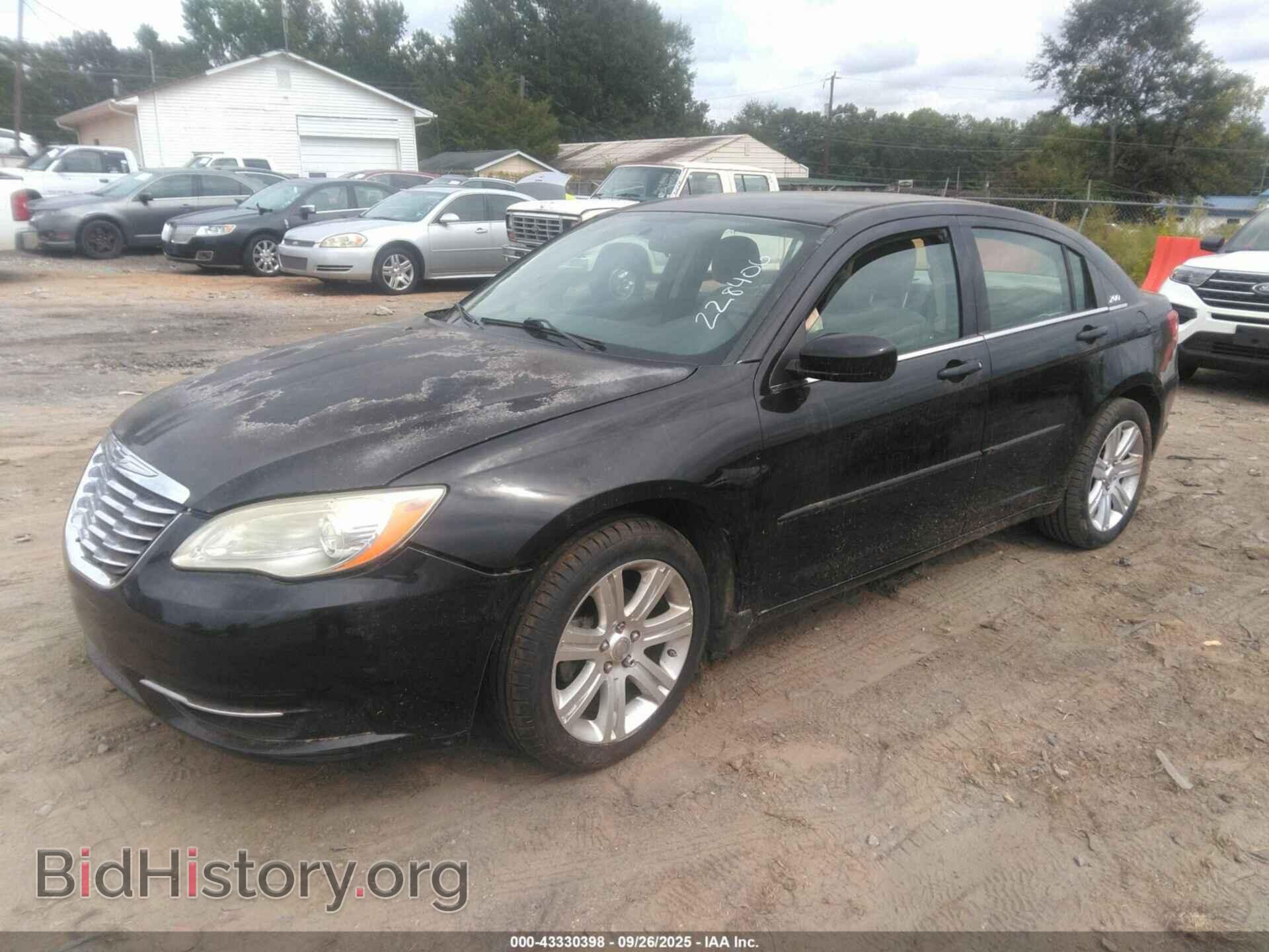 2012 CHRYSLER 200 - VIN: 1C3CCBAG5CN228406 - Фото 2