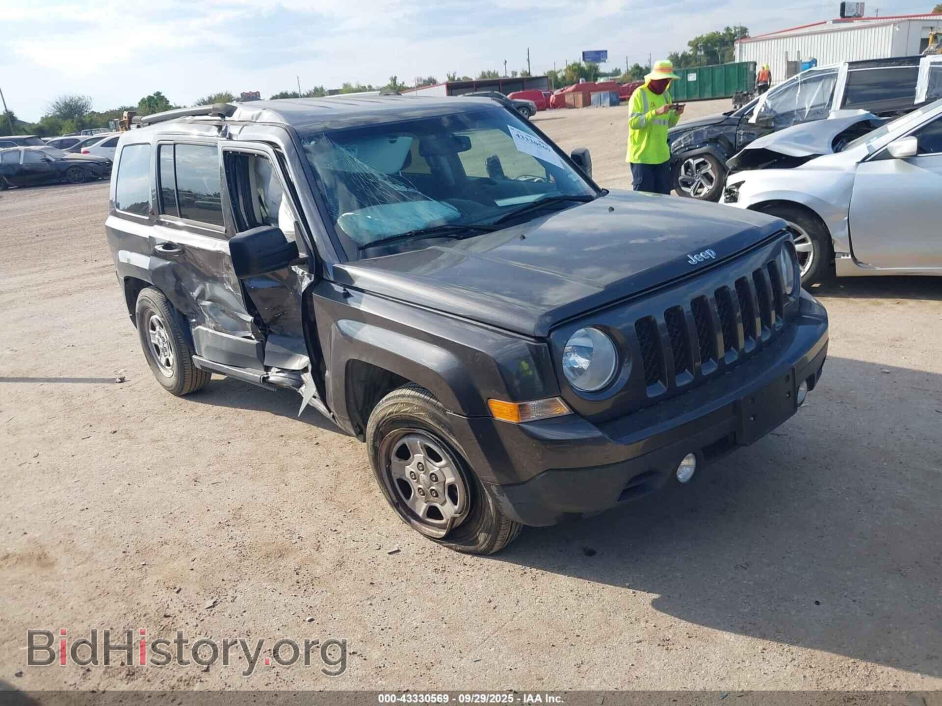 Photo 1C4NJPBA9HD211445 - JEEP PATRIOT 2017