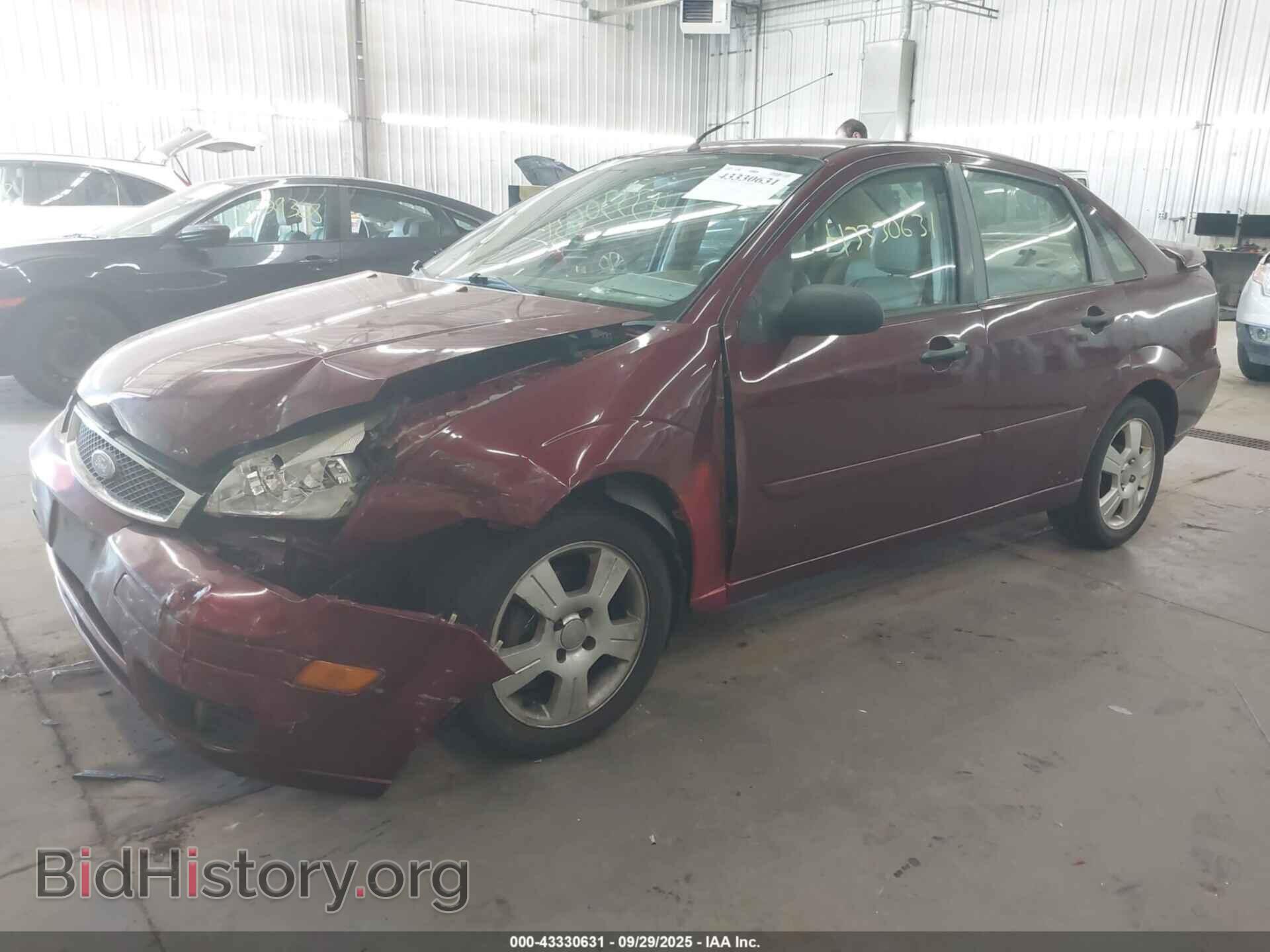 2007 FORD FOCUS - VIN: 1FAHP34N97W354845 - Фото 2