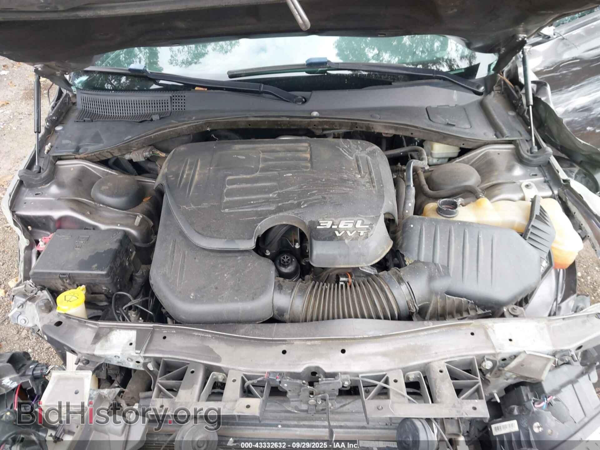 2014 CHRYSLER 300 - VIN: 2C3CCABG8EH222278 - Фото 10