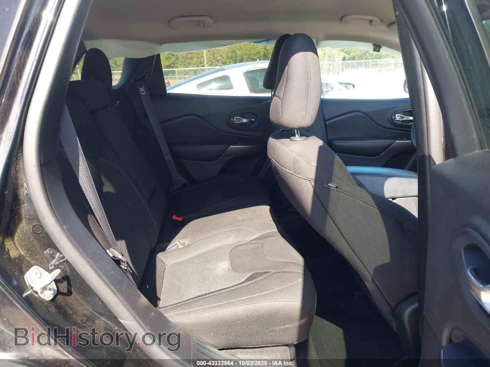 2020 JEEP CHEROKEE - VIN: 1C4PJLCB1LD610643 - Фото 8