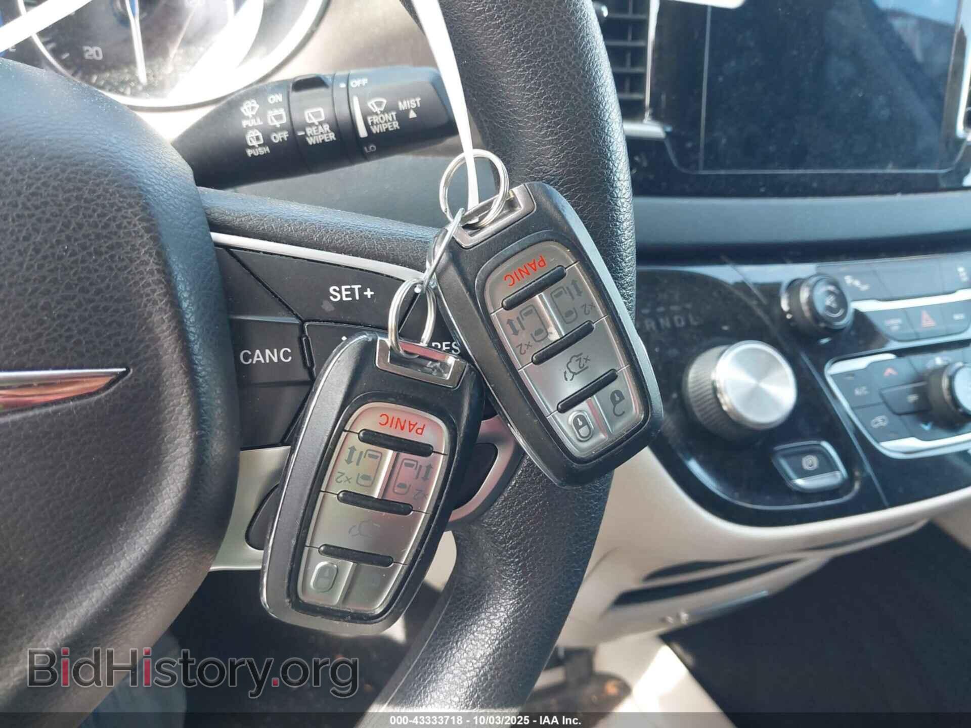 2017 CHRYSLER PACIFICA - VIN: 2C4RC1DG3HR653905 - Фото 11