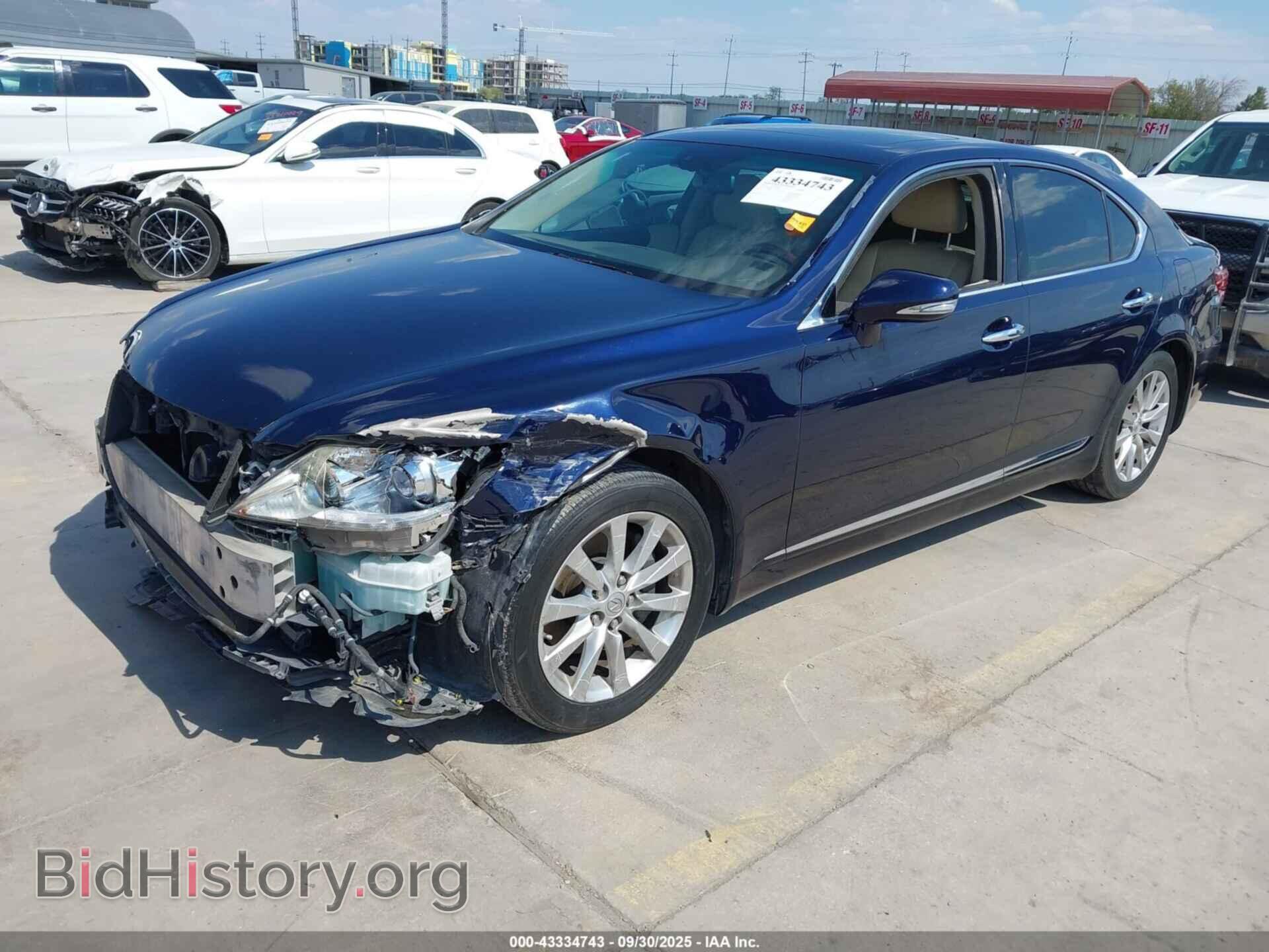 2011 LEXUS LS 460 - VIN: JTHBL5EF5B5103266 - Photo 2