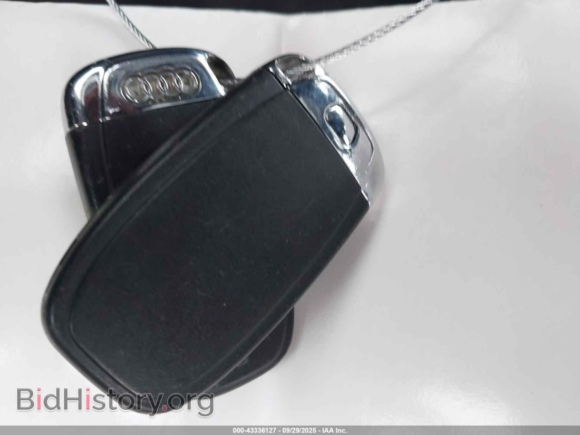 2011 AUDI Q5 - VIN: WA1LFAFP7BA060757 - Фото 11