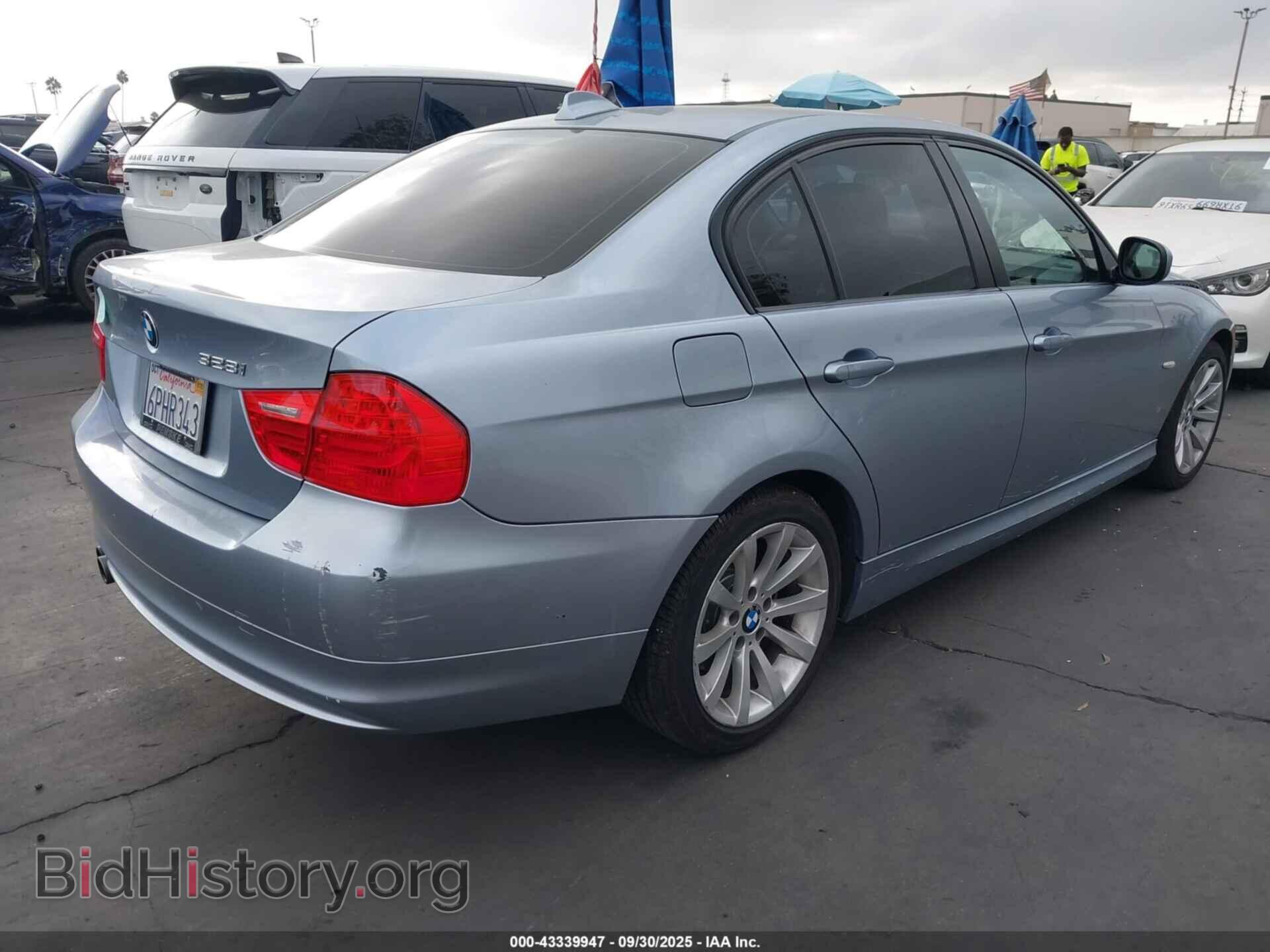 2011 BMW 328I - VIN: WBAPH5G50BNM75334 - Photo 4