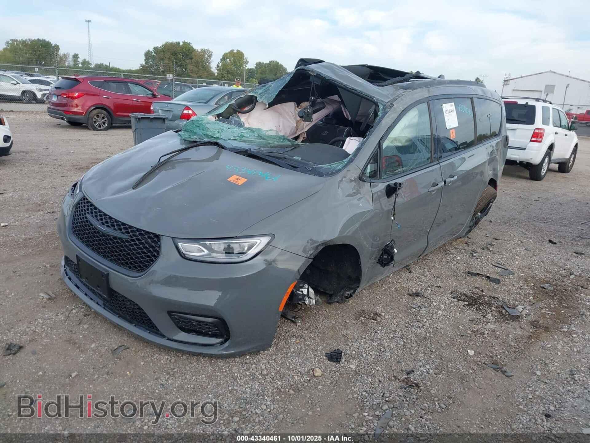 2025 CHRYSLER PACIFICA - VIN: 2C4RC1GG6SR613871 - Photo 2