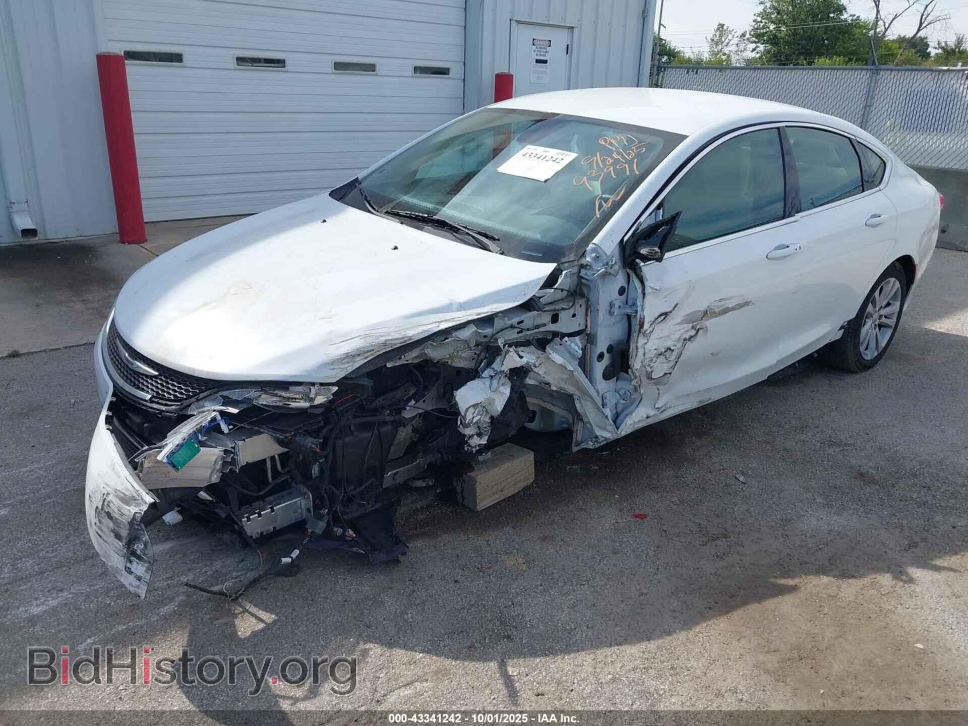 2015 CHRYSLER 200 - VIN: 1C3CCCAB2FN738744 - Фото 2