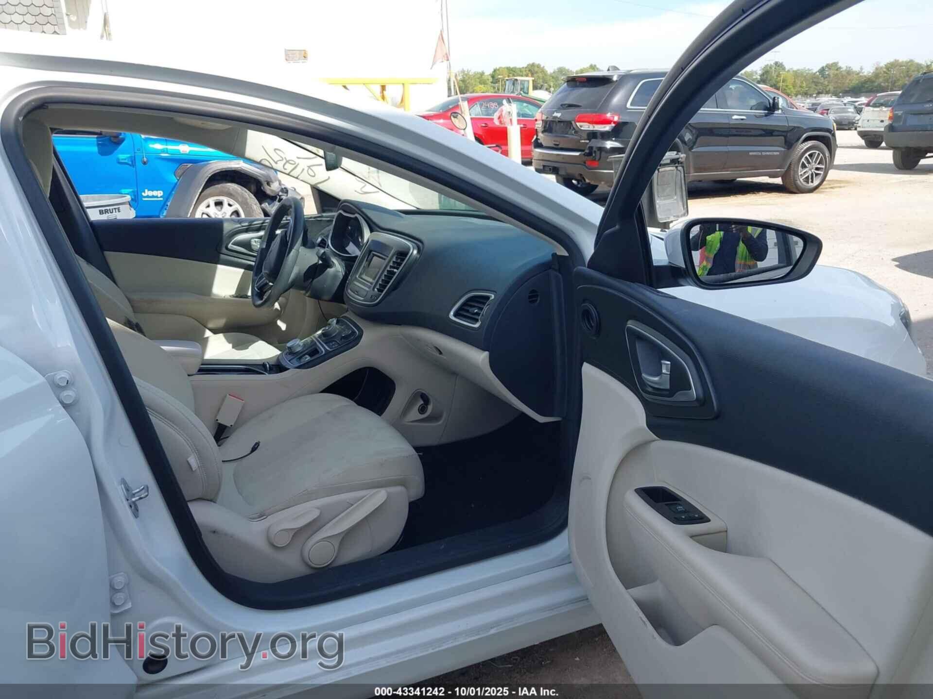 2015 CHRYSLER 200 - VIN: 1C3CCCAB2FN738744 - Фото 5