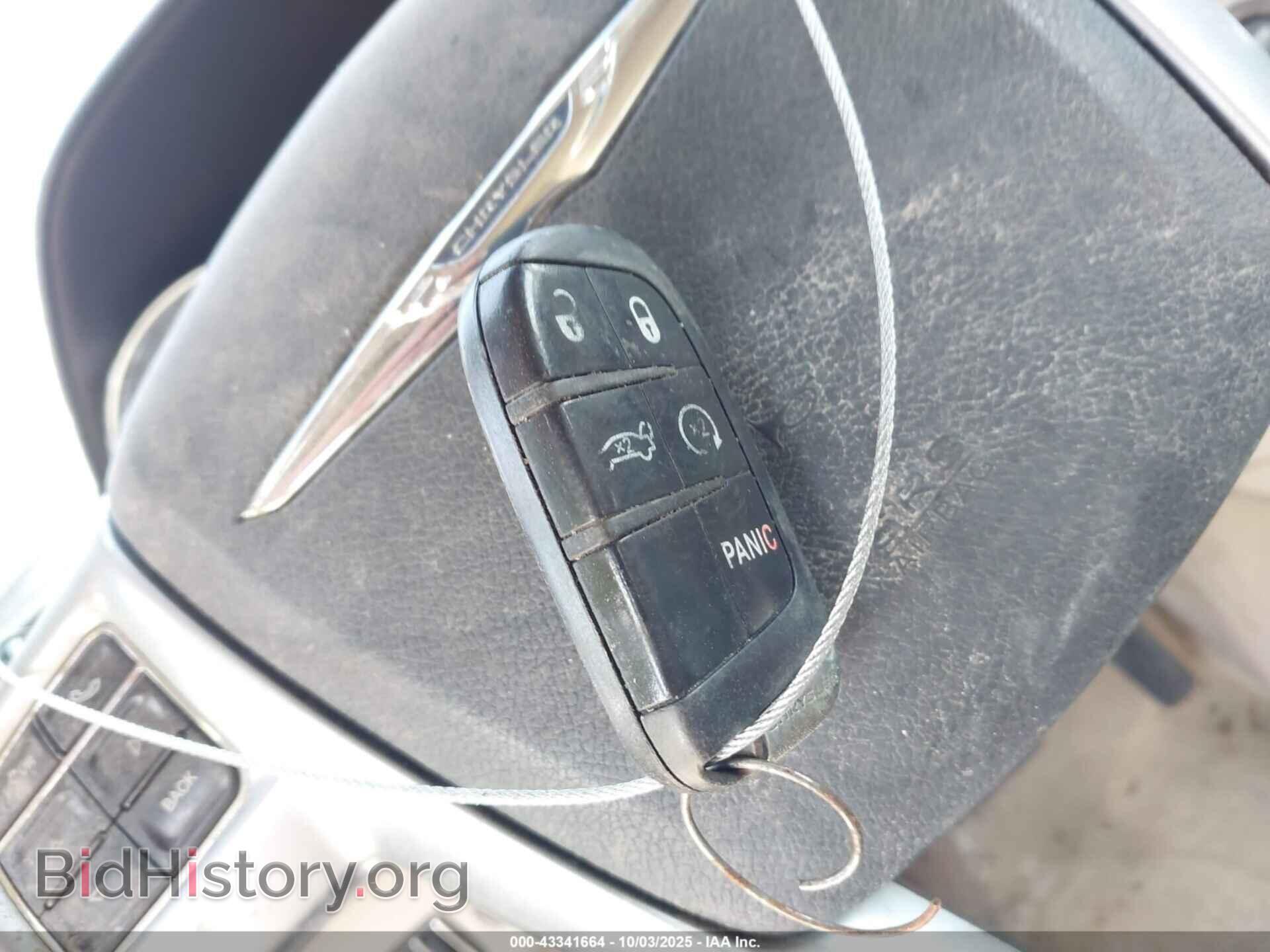 2011 CHRYSLER 300 - VIN: 2C3CA5CG3BH592237 - Фото 11