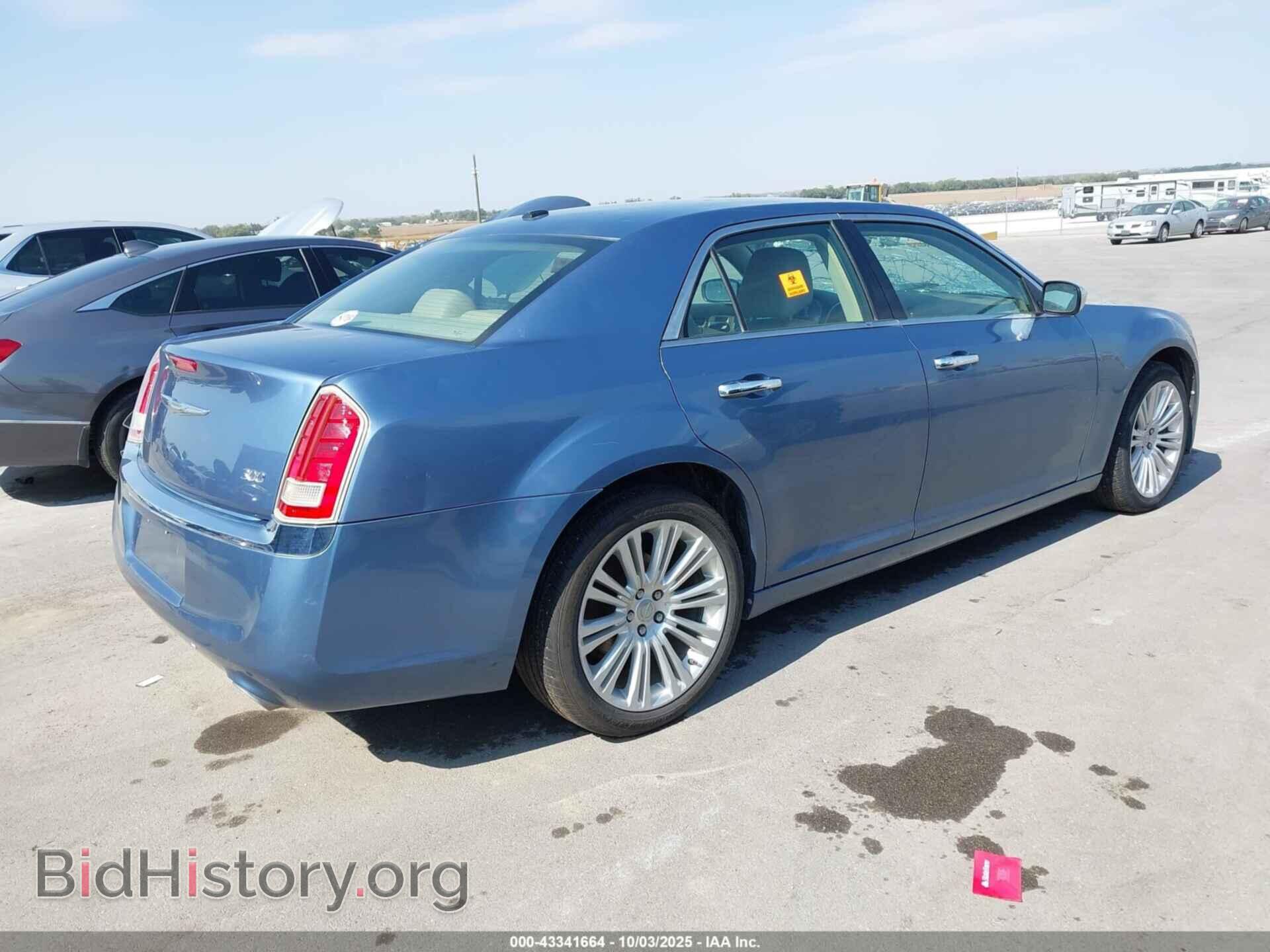 2011 CHRYSLER 300 - VIN: 2C3CA5CG3BH592237 - Фото 4