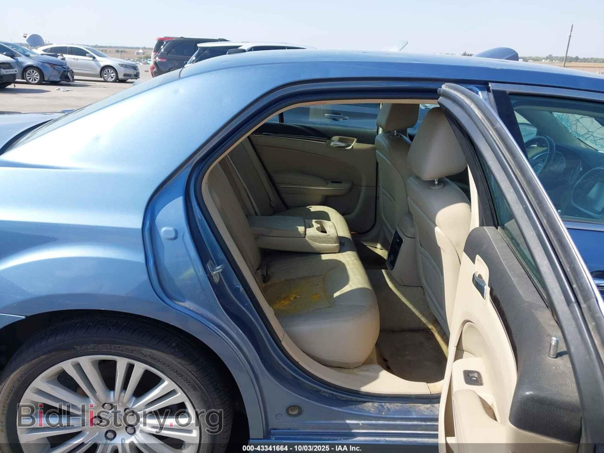 2011 CHRYSLER 300 - VIN: 2C3CA5CG3BH592237 - Фото 8