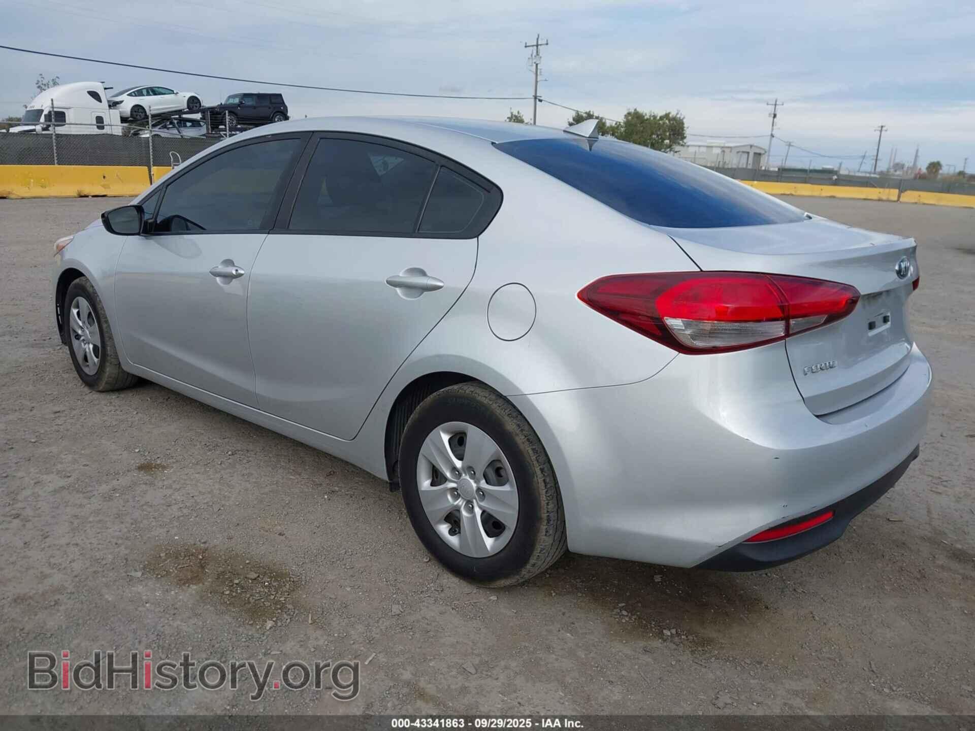 2017 KIA FORTE - VIN: 3KPFK4A7XHE049863 - Фото 3