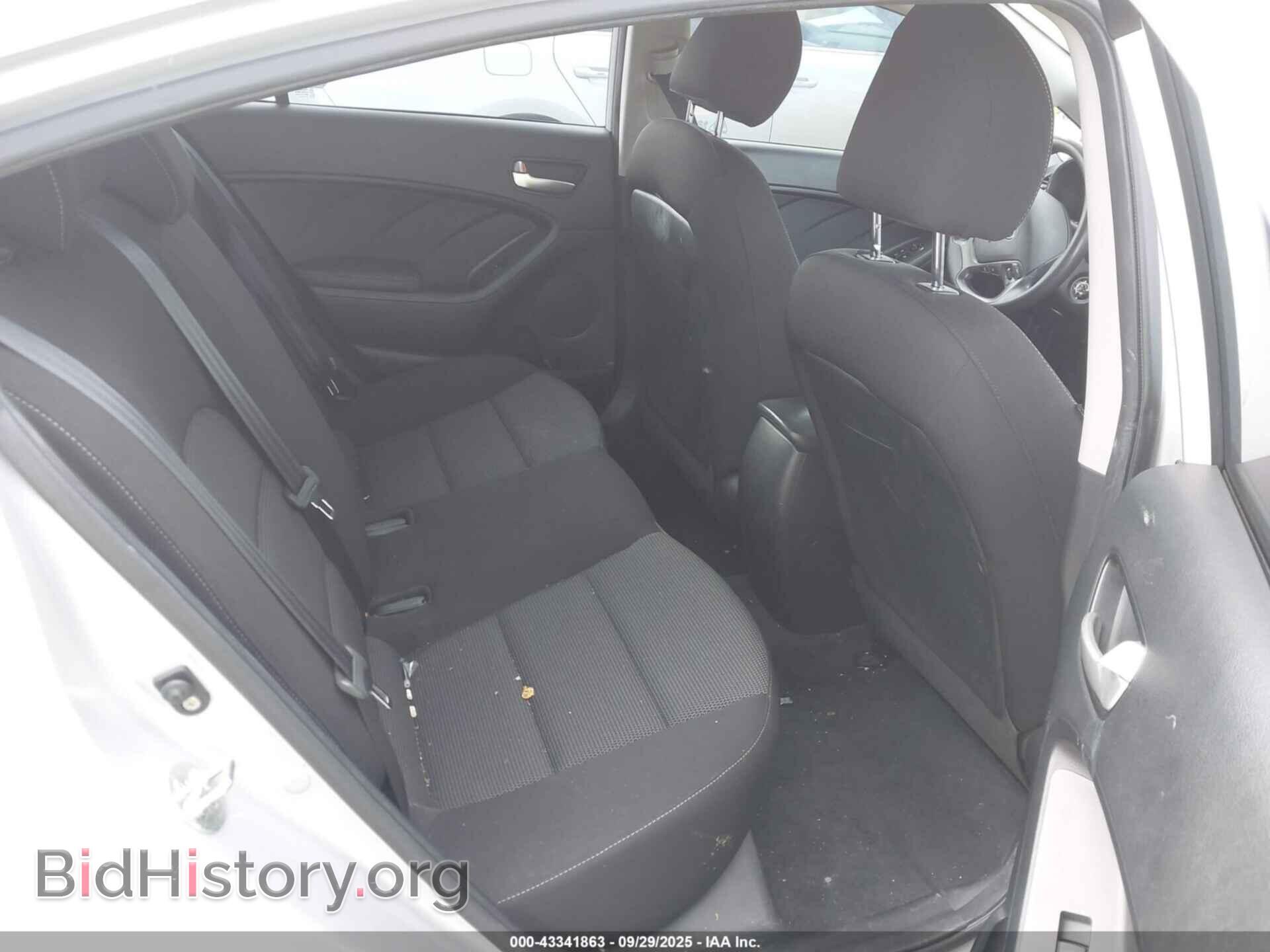 2017 KIA FORTE - VIN: 3KPFK4A7XHE049863 - Фото 8