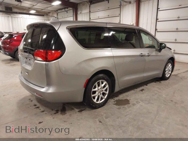 2017 Chrysler PACIFICA (VIN 2C4RC1DG6HR502038) — photo 4 of 17