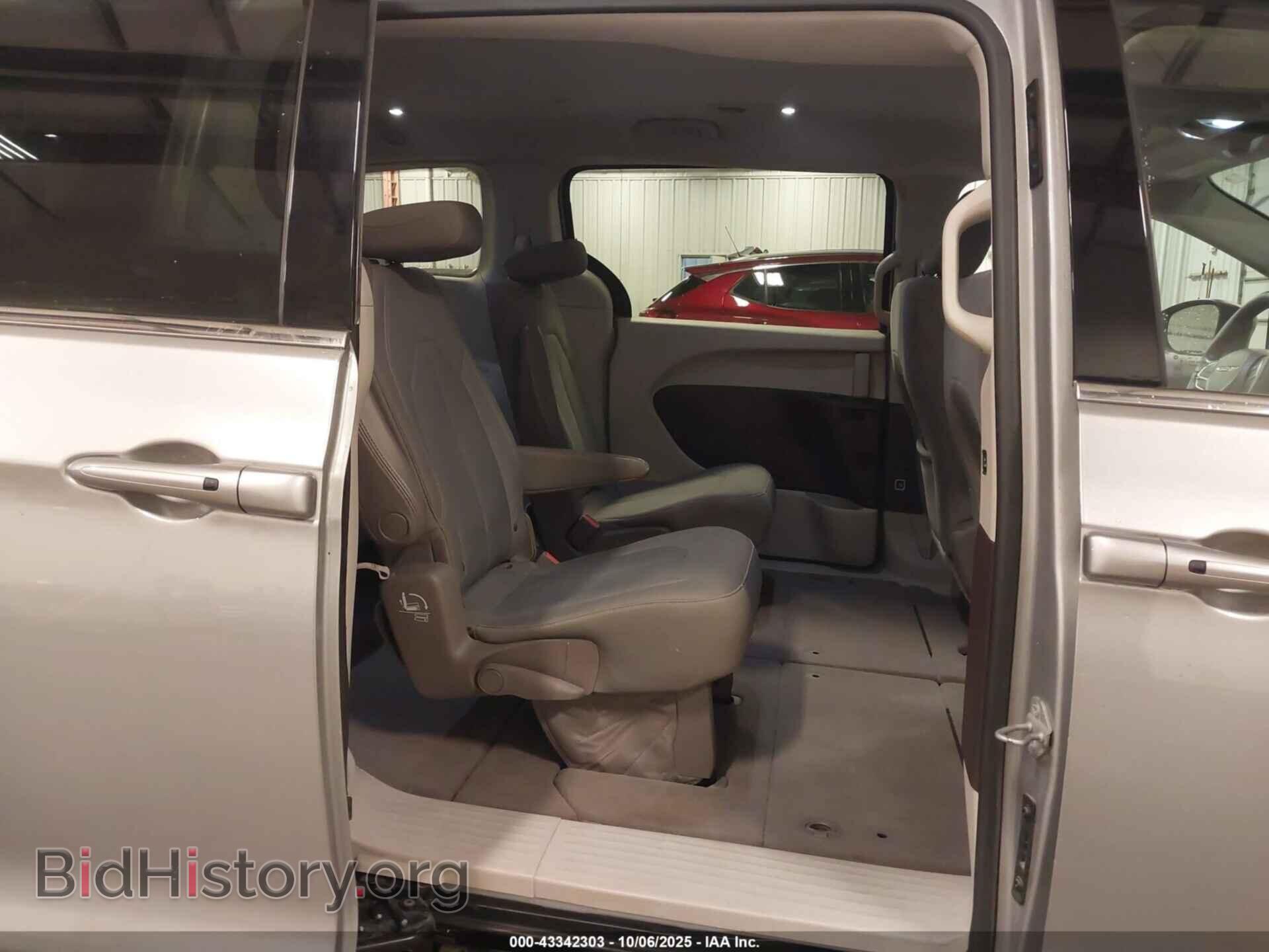 2017 CHRYSLER PACIFICA - VIN: 2C4RC1DG6HR502038 - Photo 8