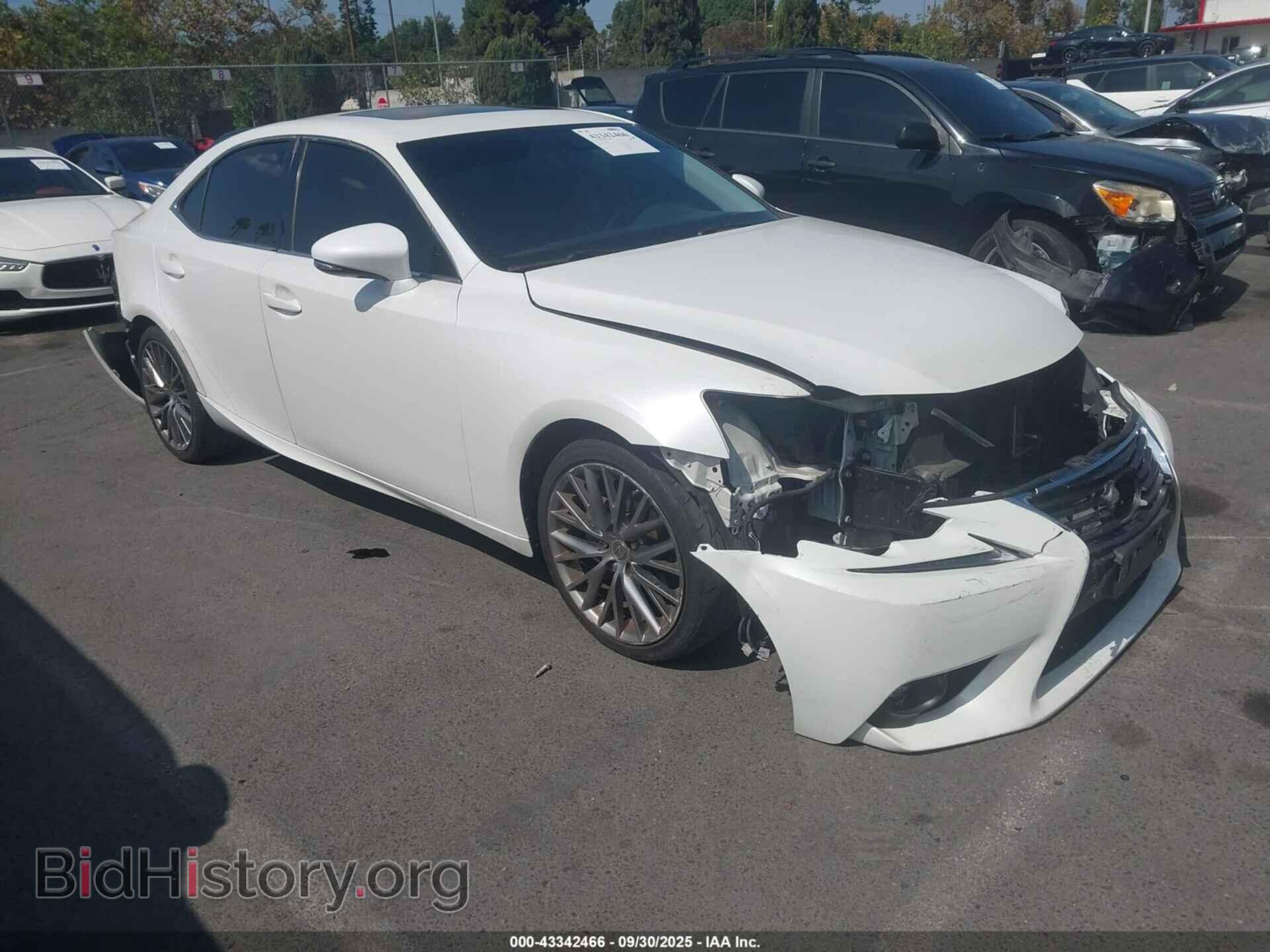 Фотография JTHBF1D27F5045519 - LEXUS IS 250 2015