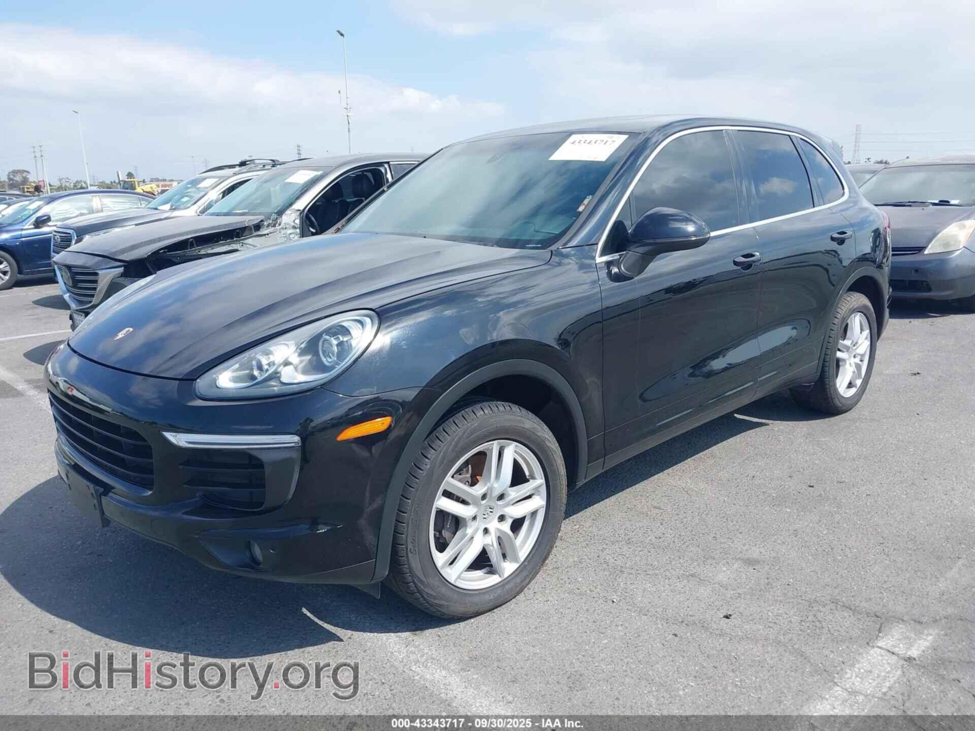 2016 PORSCHE CAYENNE - VIN: WP1AA2A22GLA10307 - Photo 2