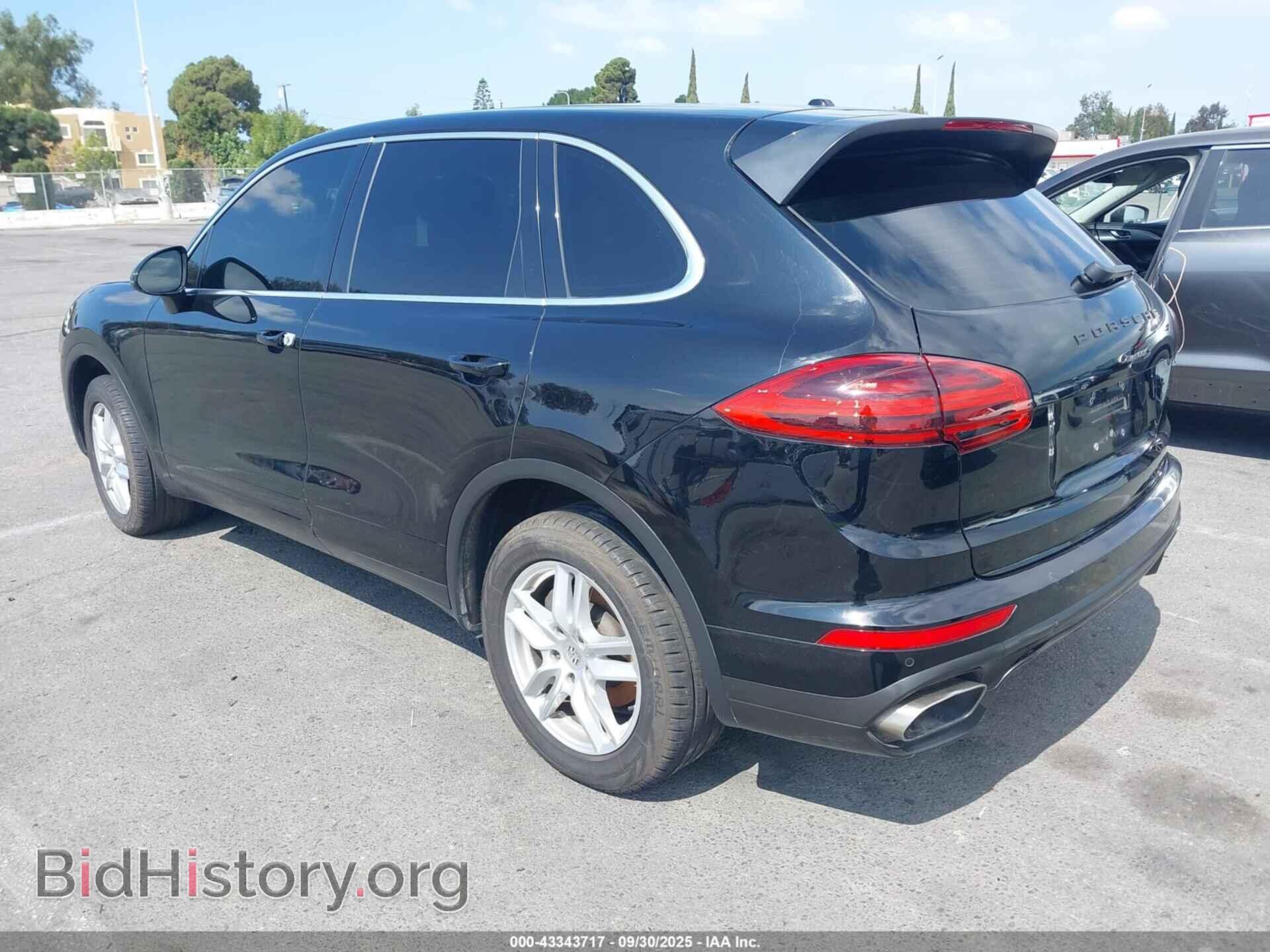 2016 PORSCHE CAYENNE - VIN: WP1AA2A22GLA10307 - Photo 3