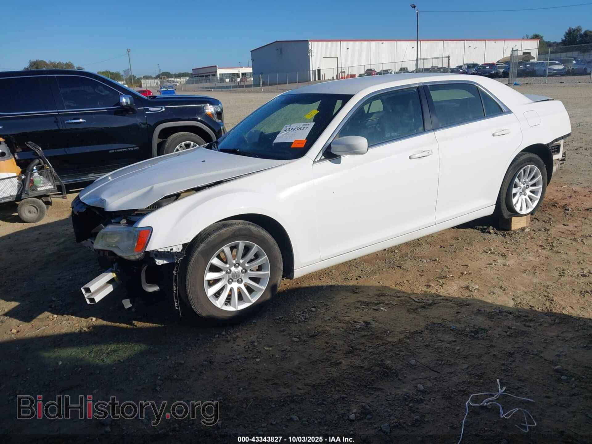 2012 CHRYSLER 300 - VIN: 2C3CCAAG2CH173349 - Фото 2