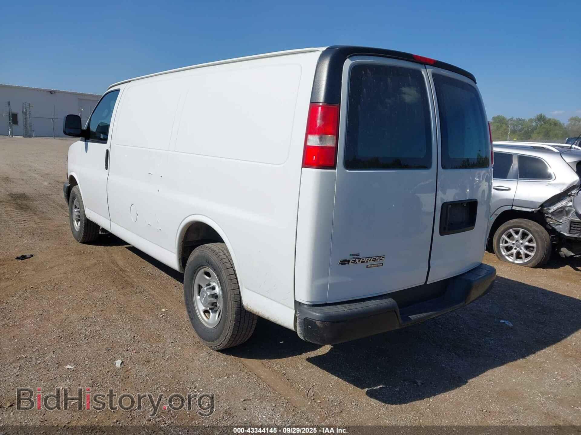 2016 CHEVROLET EXPRESS 2500 - VIN: 1GCWGAFF7G1116761 - Фото 3