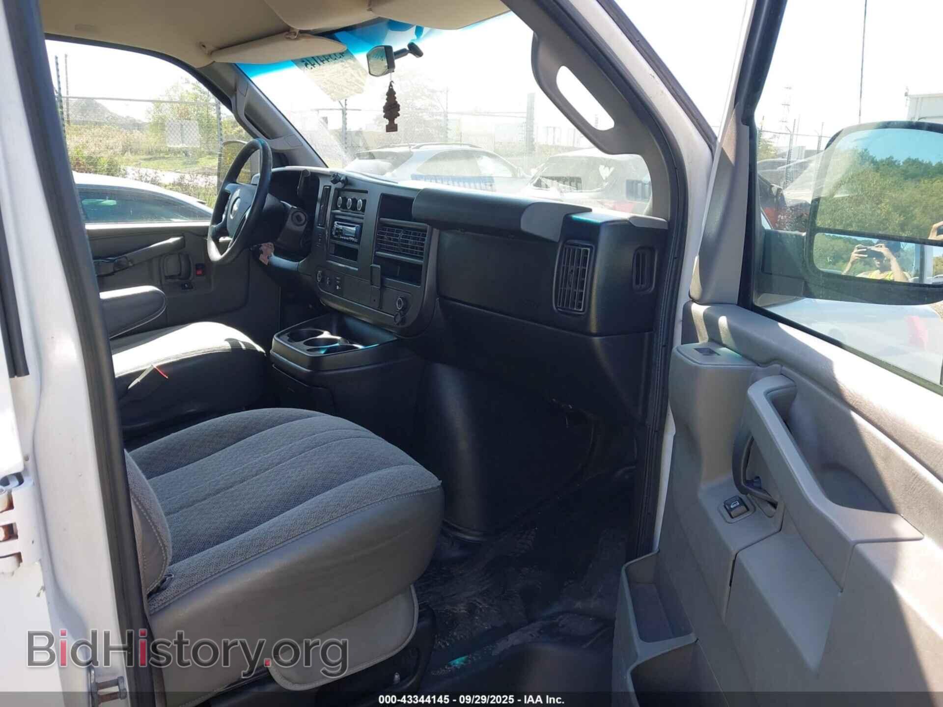2016 CHEVROLET EXPRESS 2500 - VIN: 1GCWGAFF7G1116761 - Фото 5
