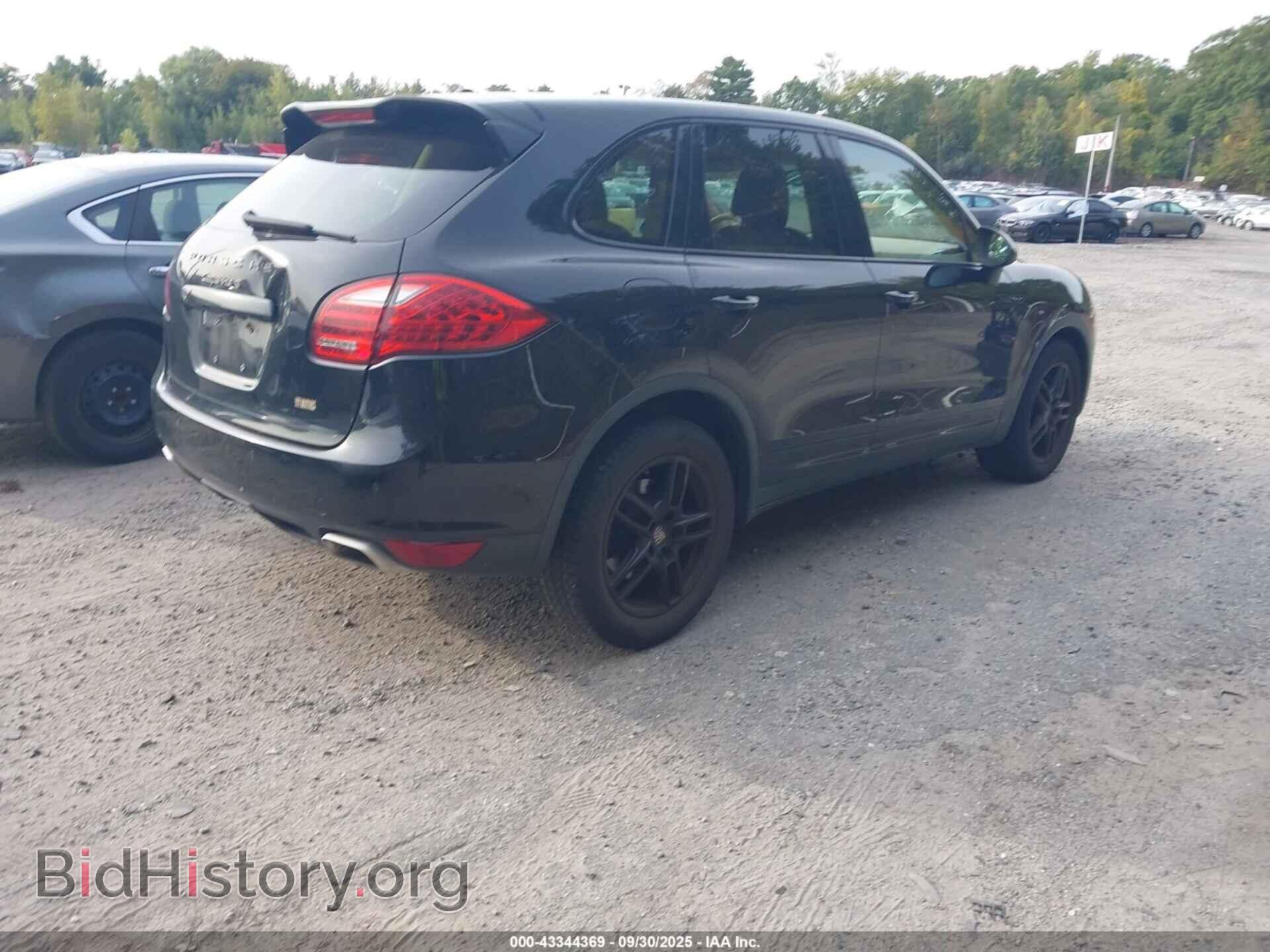 2011 PORSCHE CAYENNE - VIN: WP1AB2A2XBLA45750 - Фото 4