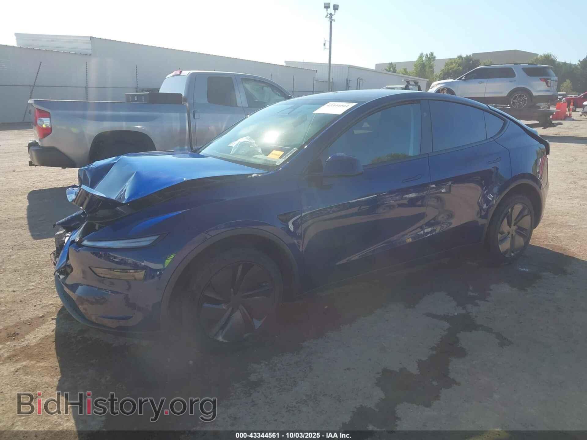 2026 TESLA MODEL Y - VIN: 7SAYGDED5TF424669 - Фото 2